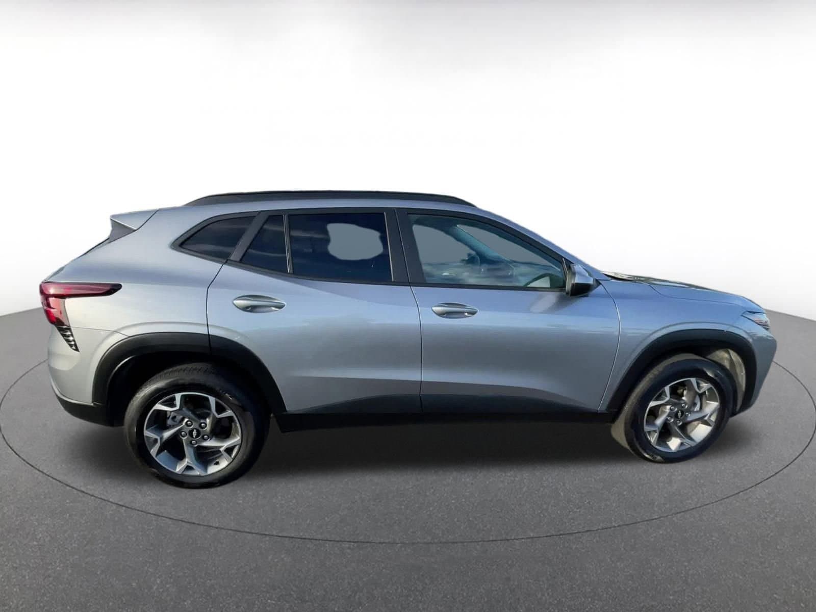 Thumbnail: 2025 Chevrolet Trax - 16