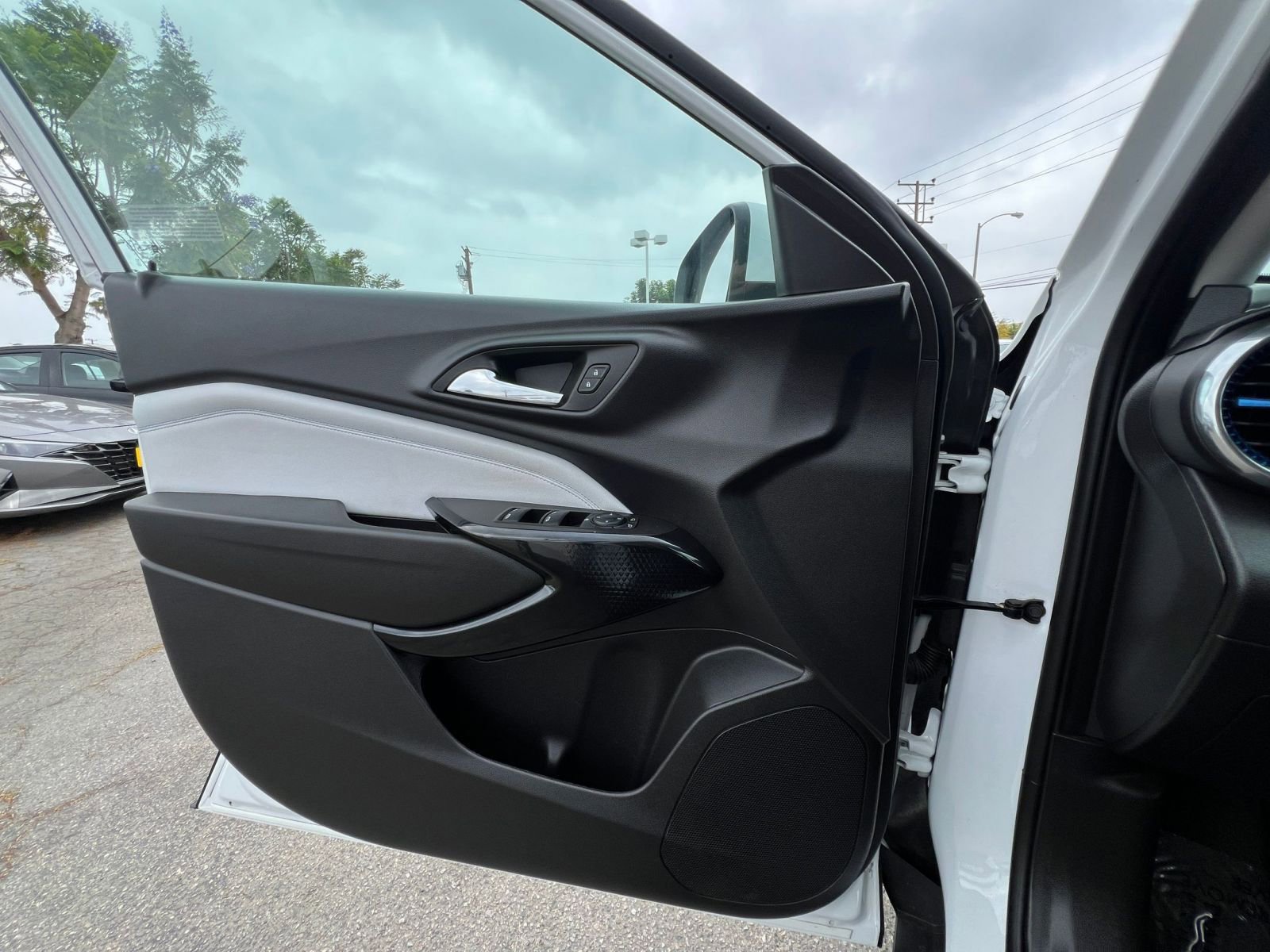 Thumbnail: 2025 Chevrolet Trax - 18