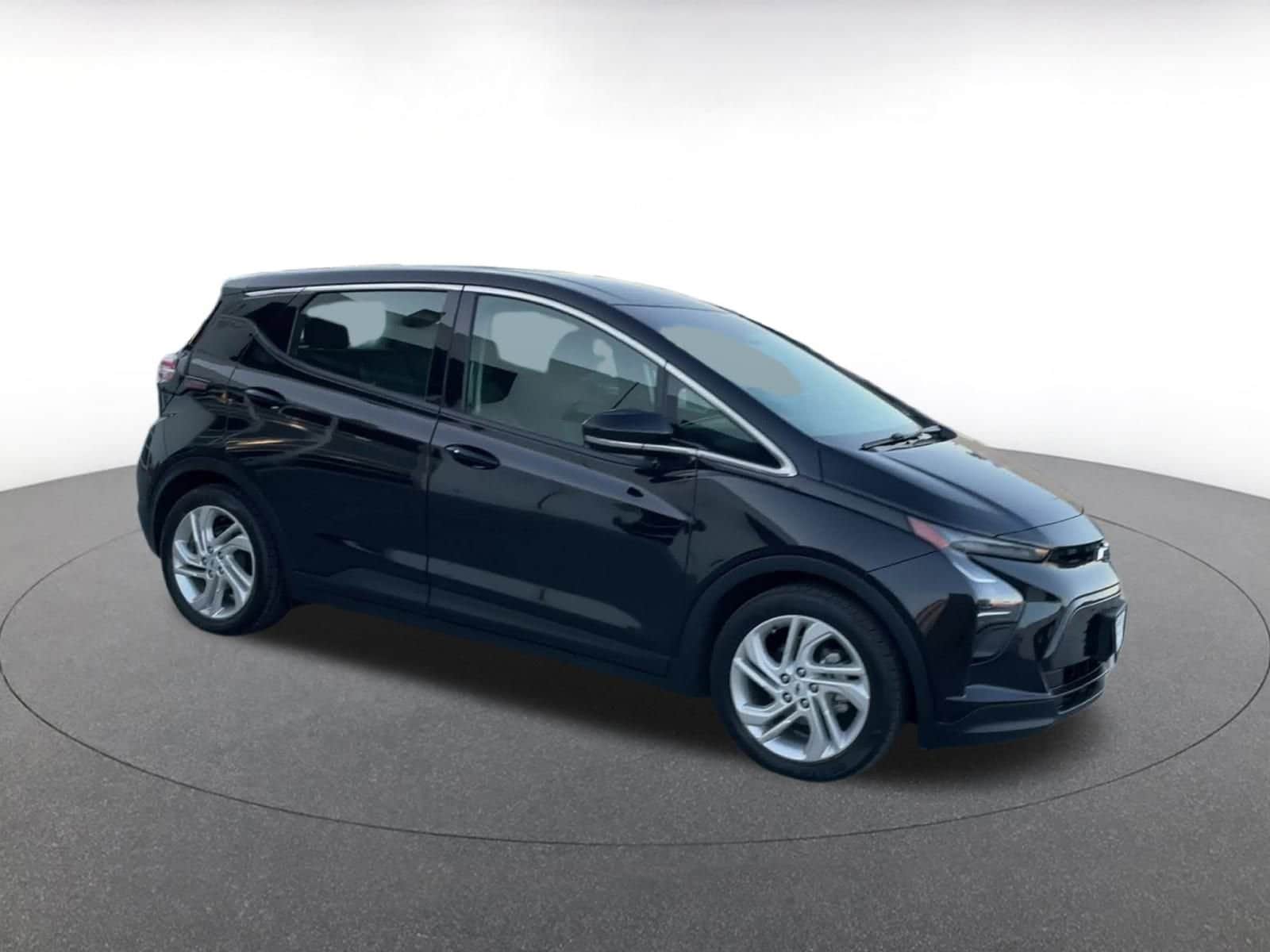 Thumbnail: 2023 Chevrolet Bolt EV - 2