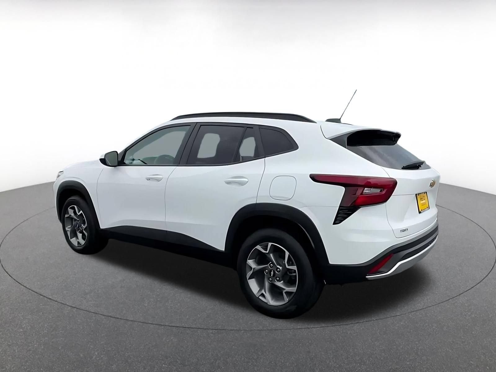 Thumbnail: 2025 Chevrolet Trax - 9