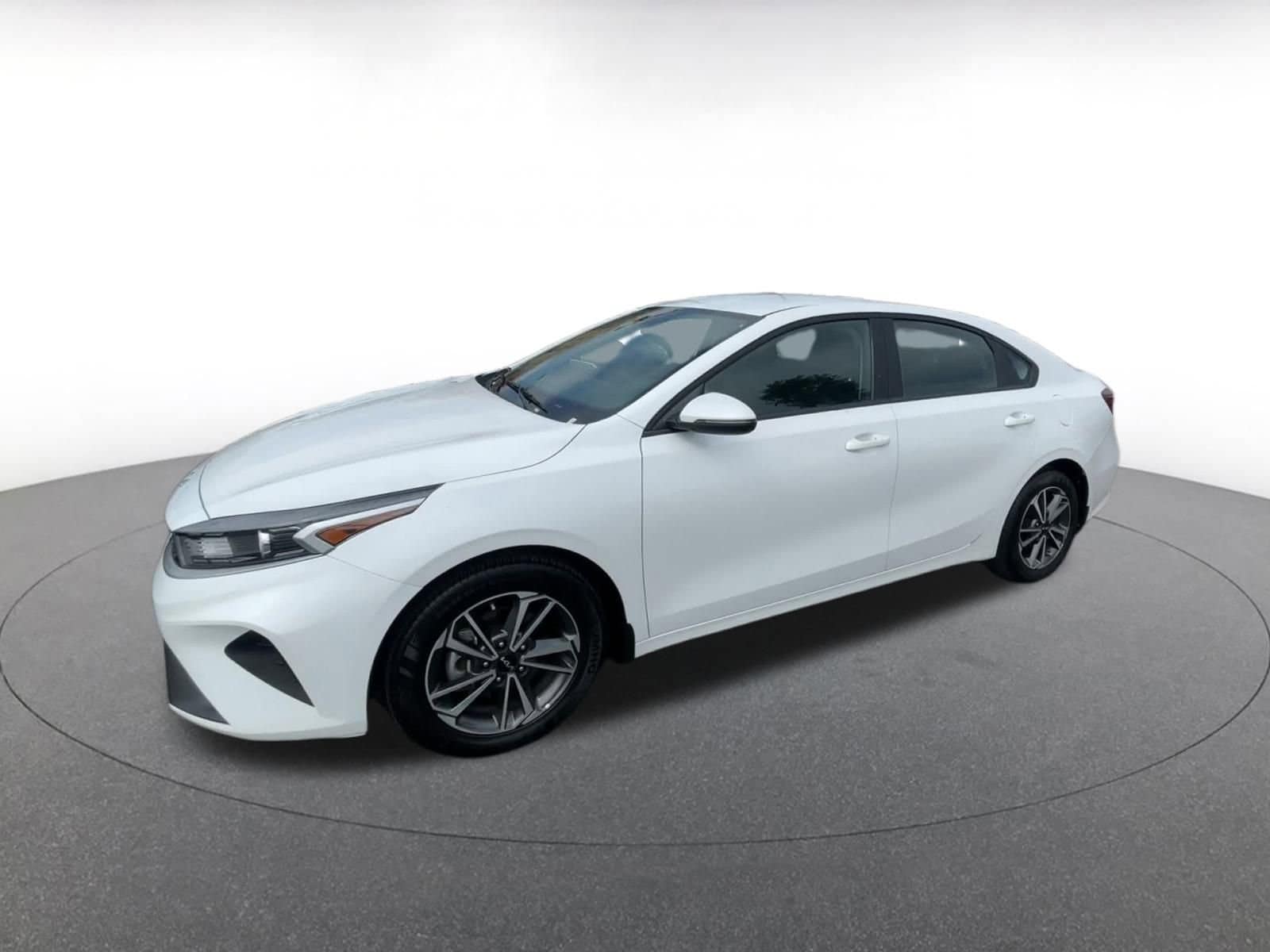 Thumbnail: 2023 Kia Forte - 7