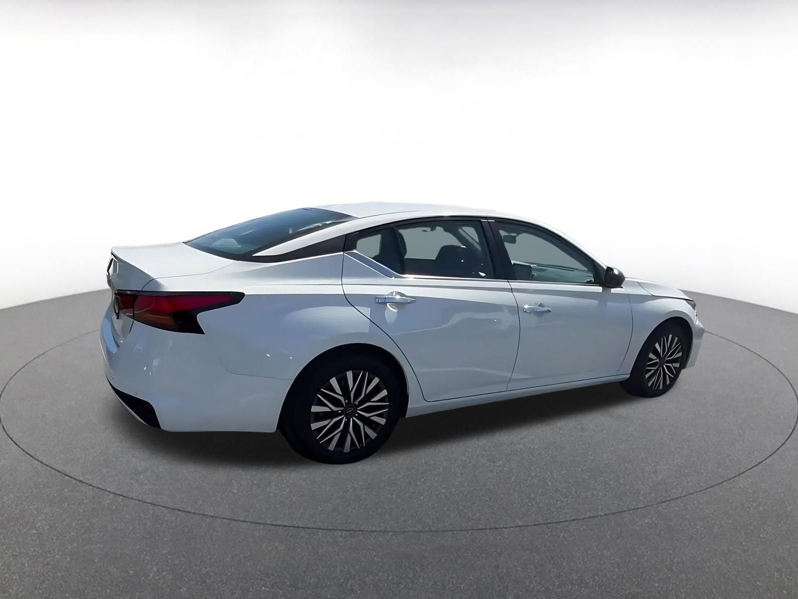 Thumbnail: 2025 Nissan Altima - 14
