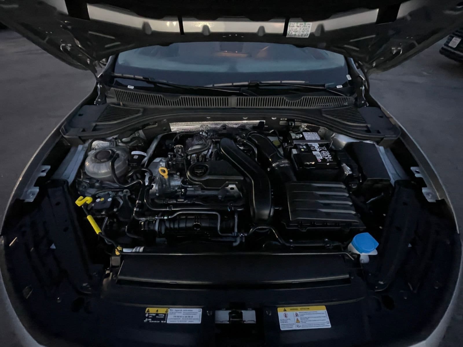 Thumbnail: 2025 Volkswagen Jetta - 32