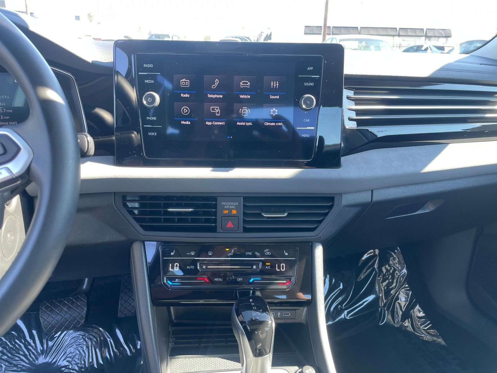 Thumbnail: 2025 Volkswagen Jetta - 18