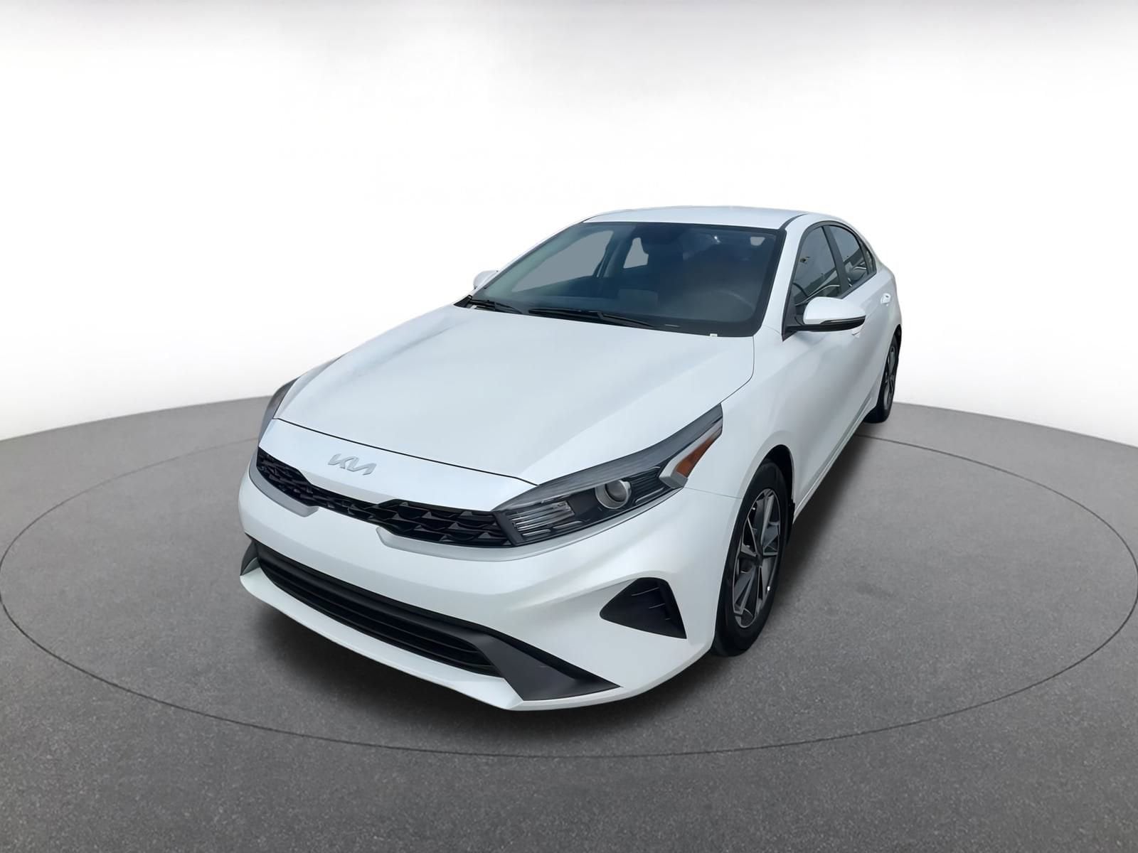 Thumbnail: 2023 Kia Forte - 6