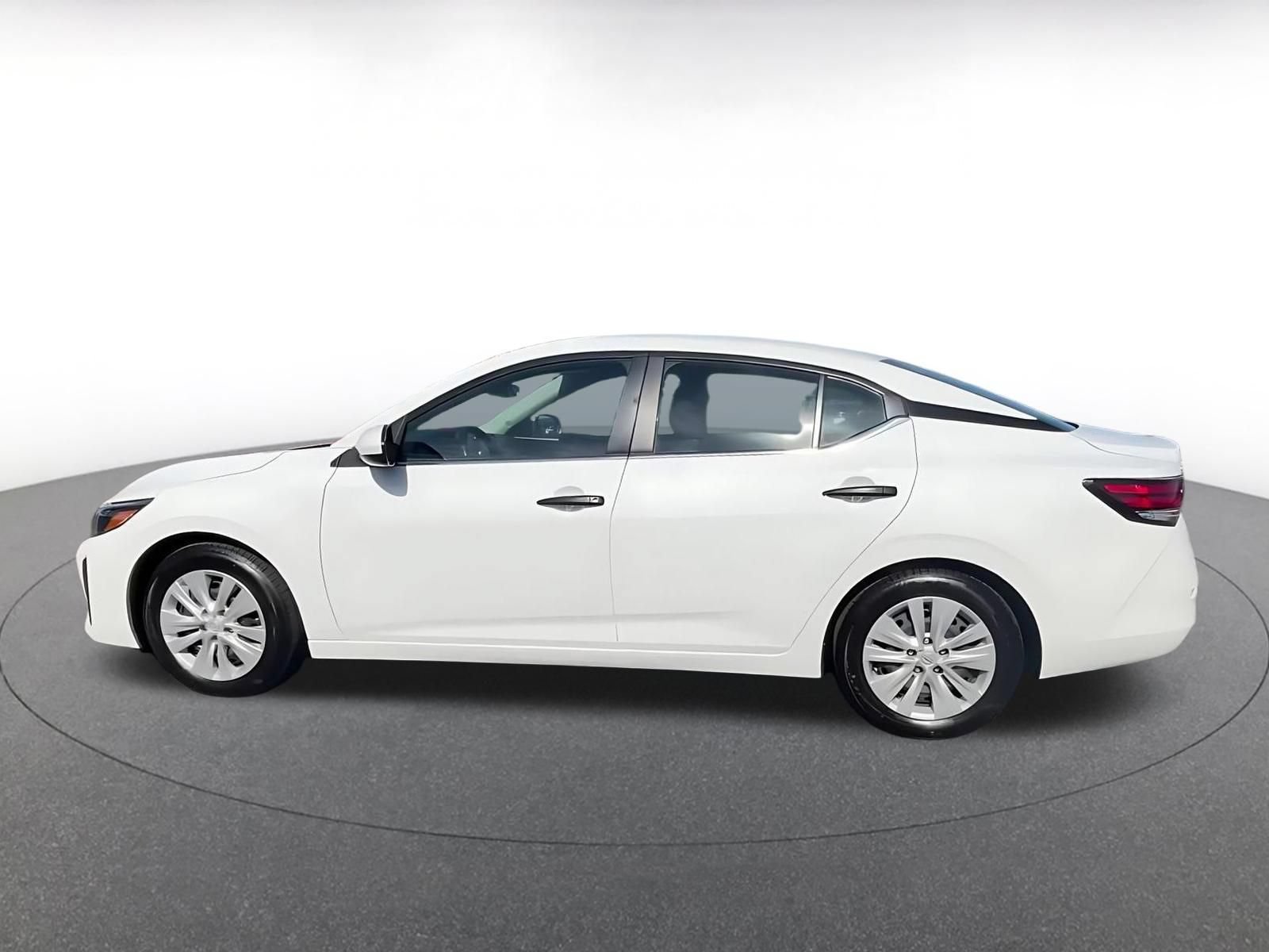 Thumbnail: 2025 Nissan Sentra - 9