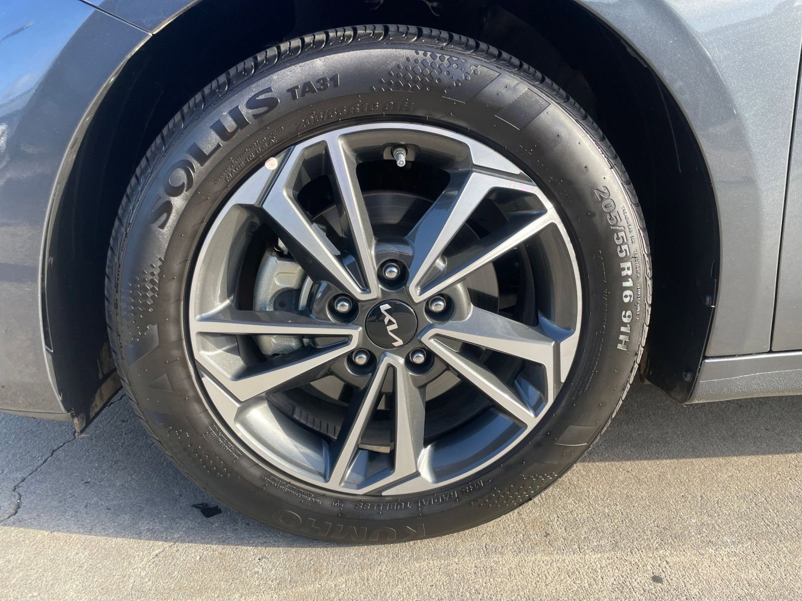 2024 Kia Forte LXS 29