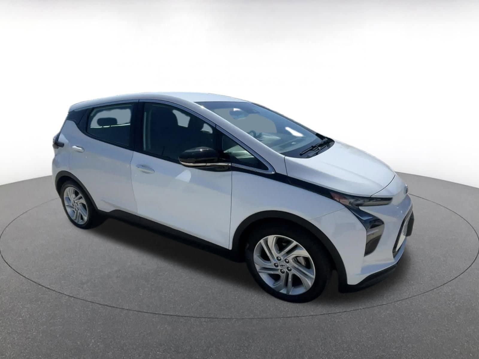 Thumbnail: 2023 Chevrolet Bolt EV - 2