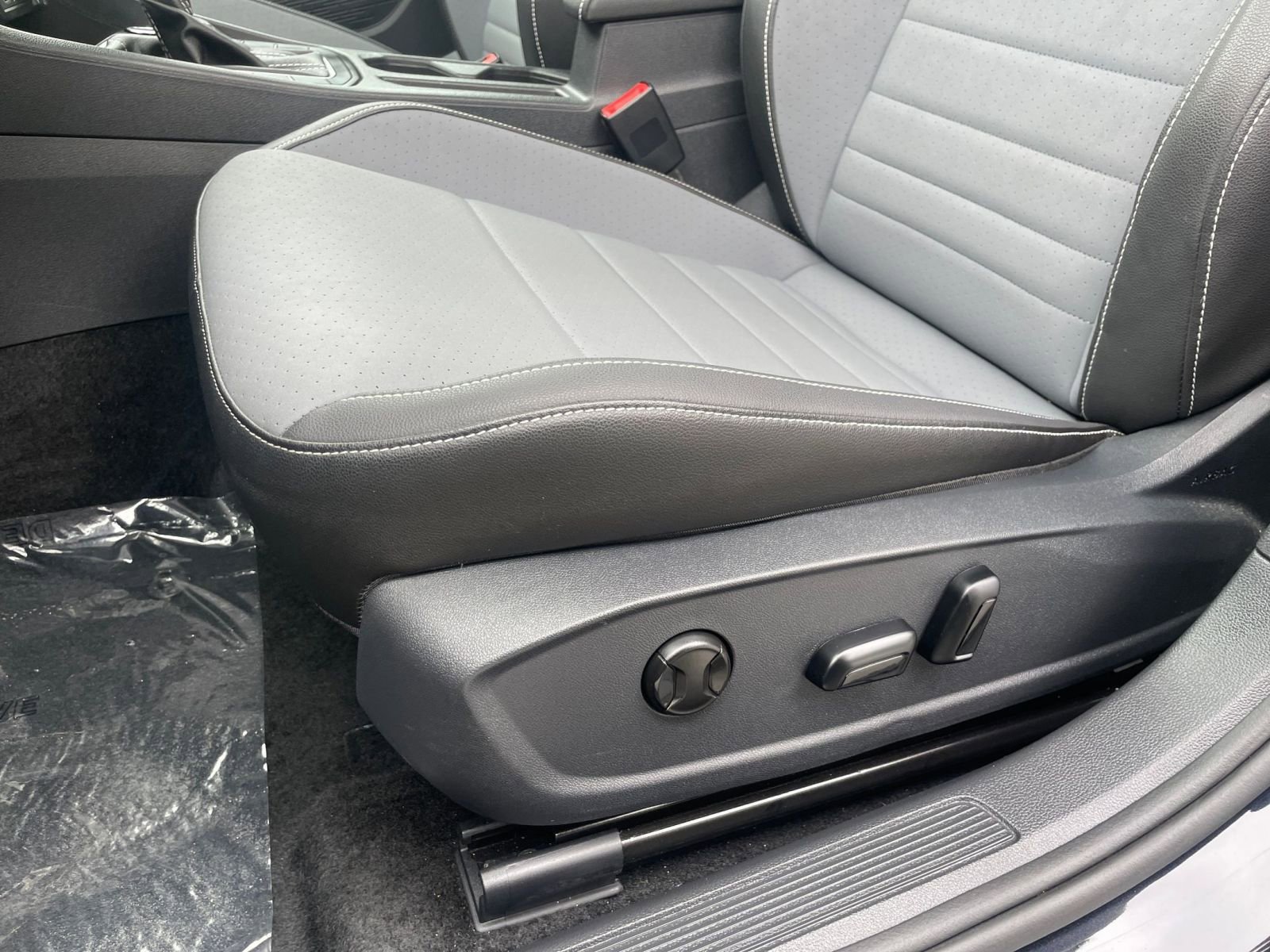 Thumbnail: 2025 Volkswagen Jetta - 23