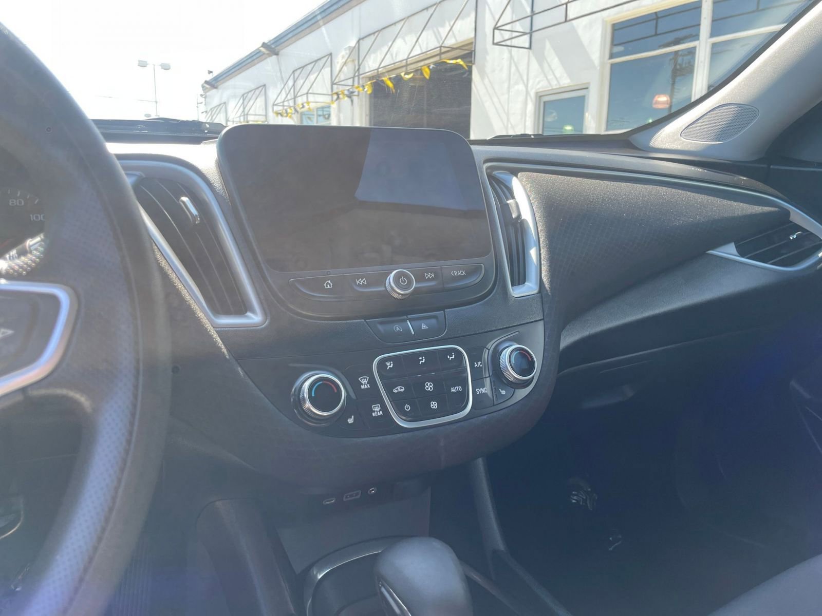 Thumbnail: 2023 Chevrolet Malibu - 18