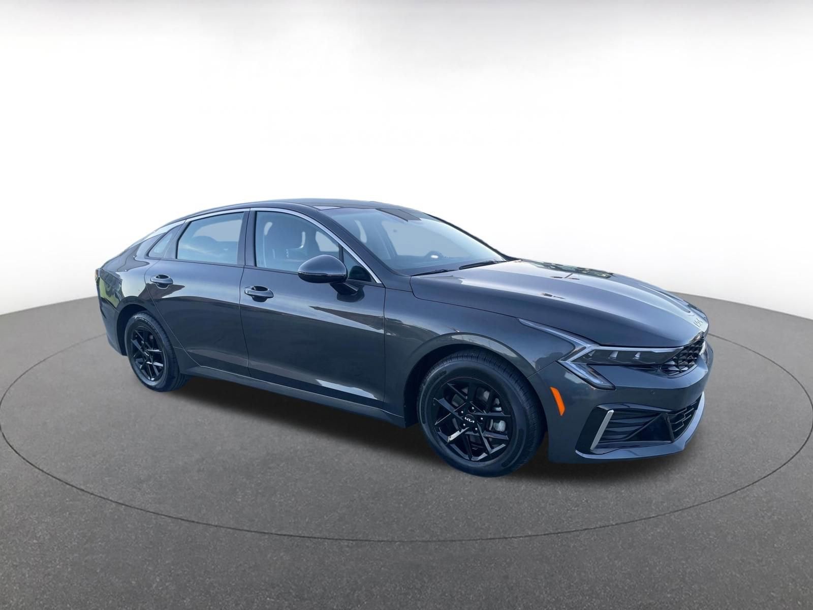 Thumbnail: 2025 Kia K5 - 1