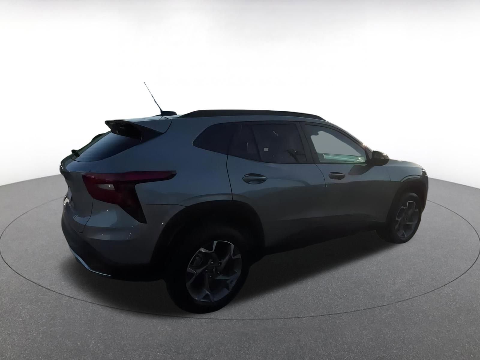 Thumbnail: 2025 Chevrolet Trax - 14