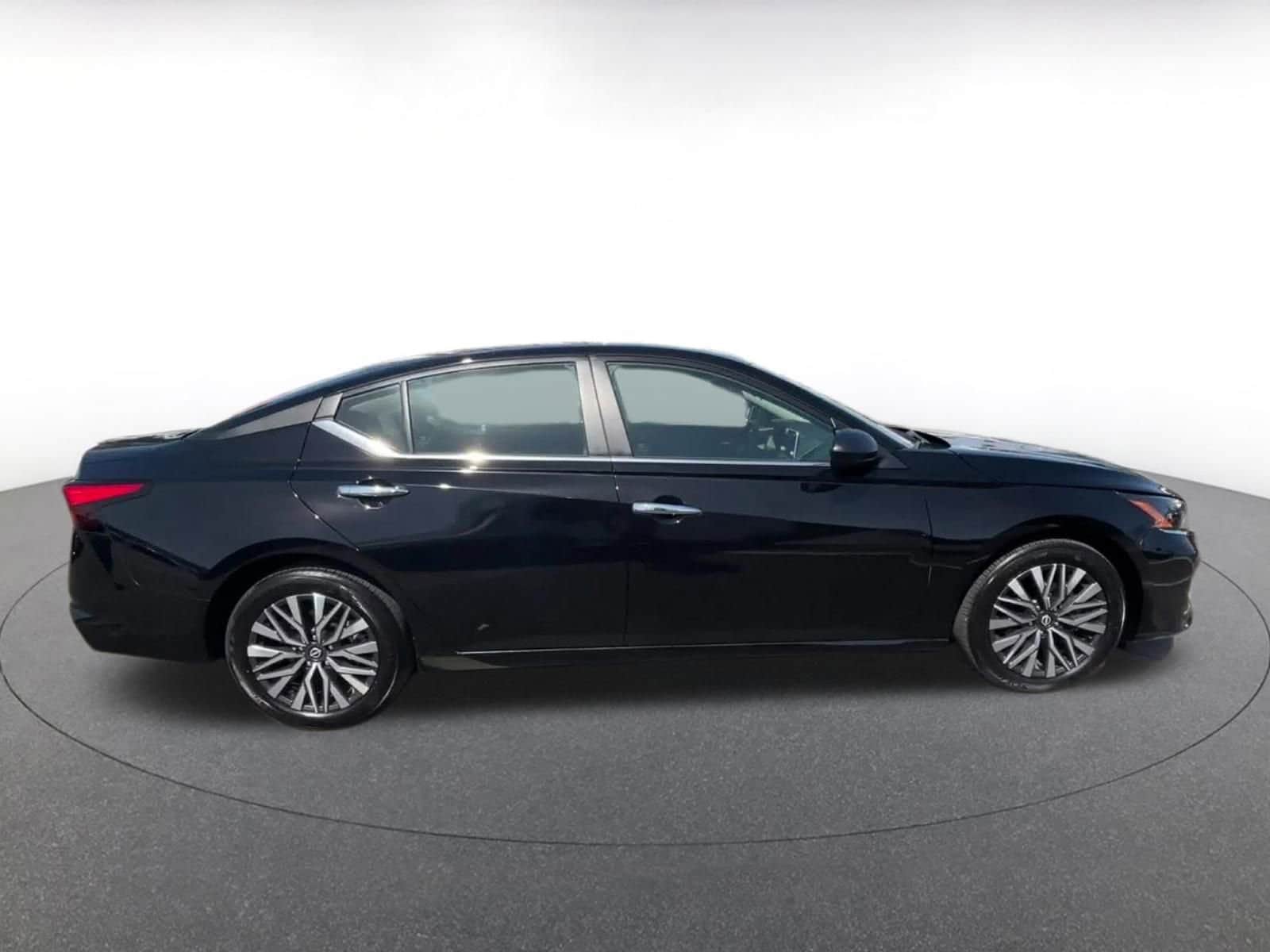 Thumbnail: 2025 Nissan Altima - 16