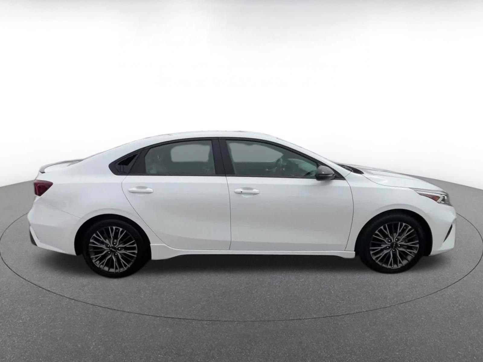 Thumbnail: 2023 Kia Forte - 15