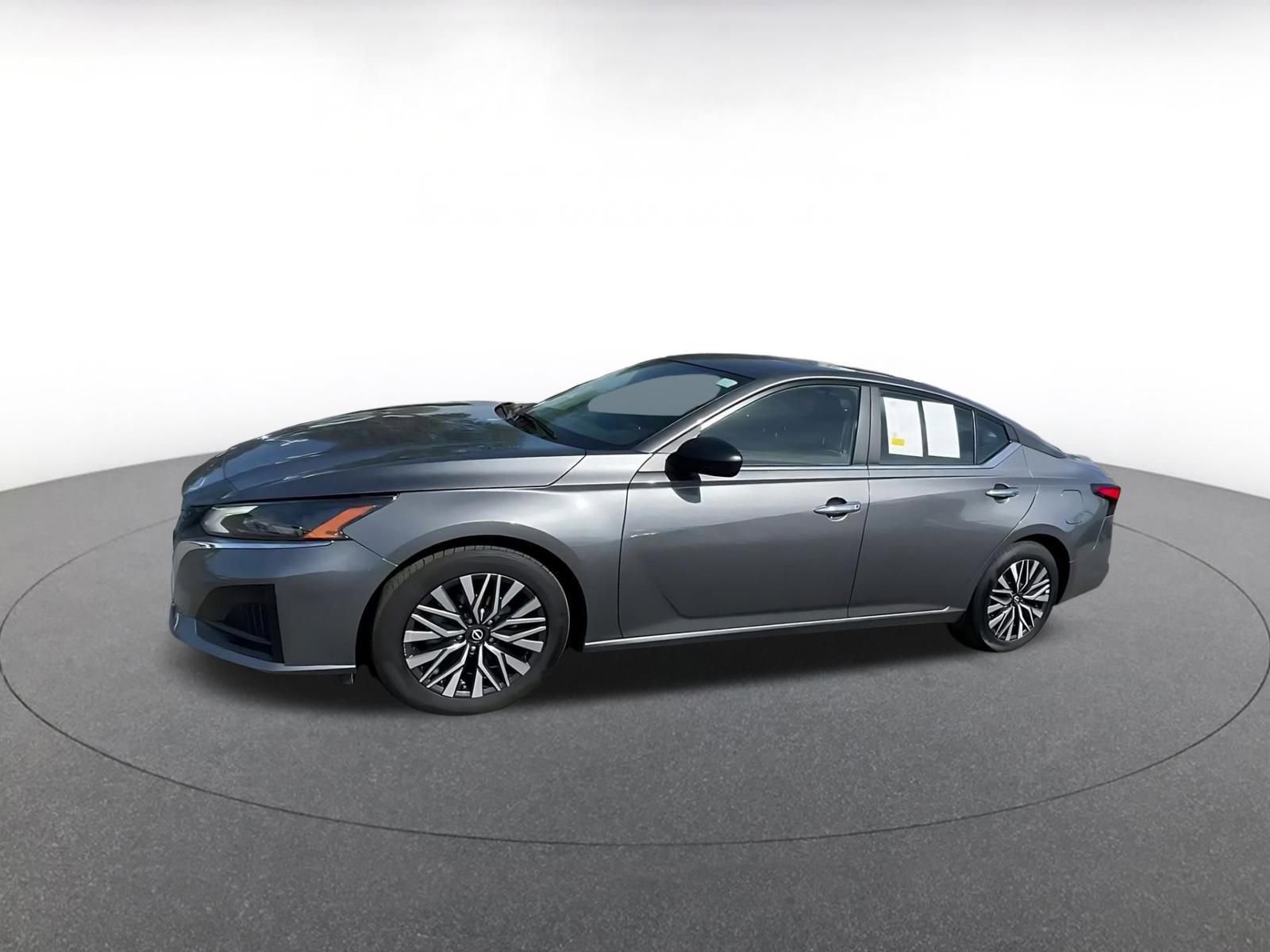 Thumbnail: 2025 Nissan Altima - 8