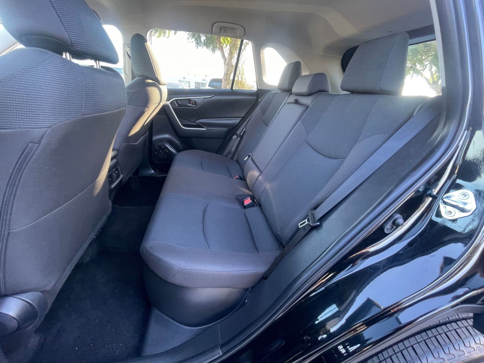 Thumbnail: 2025 Toyota RAV4 - 25