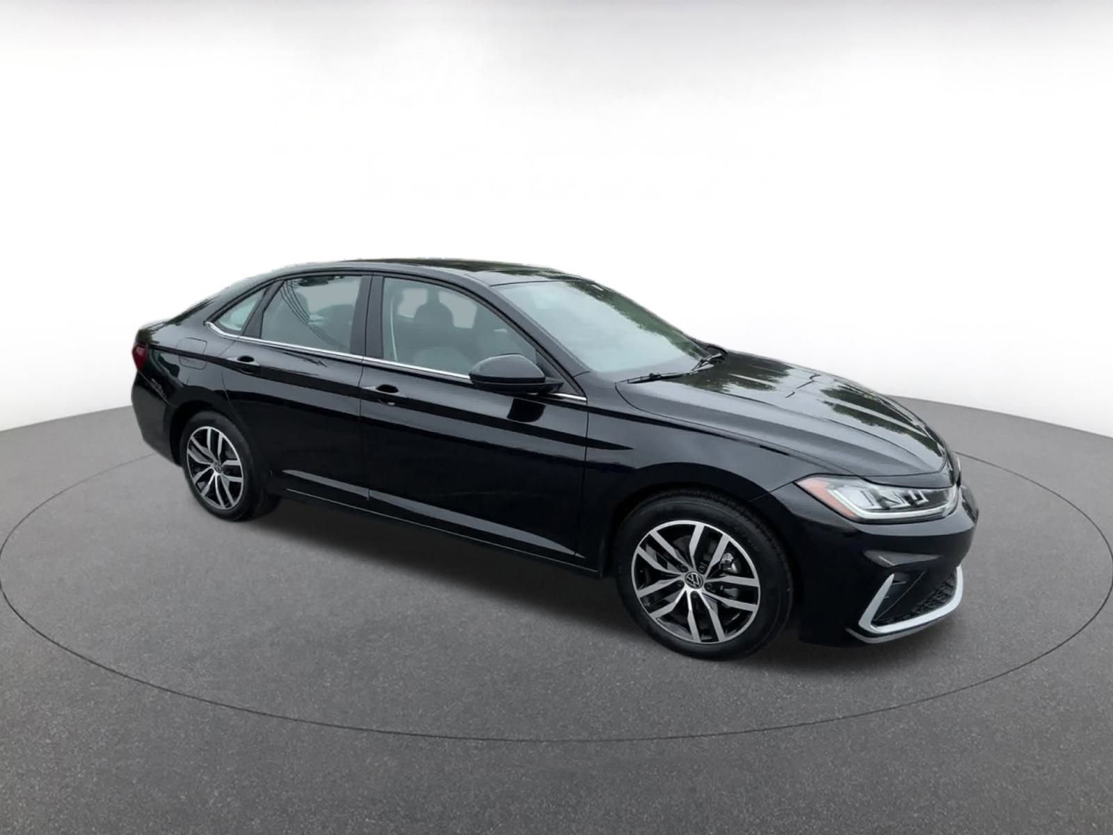 Thumbnail: 2025 Volkswagen Jetta - 2