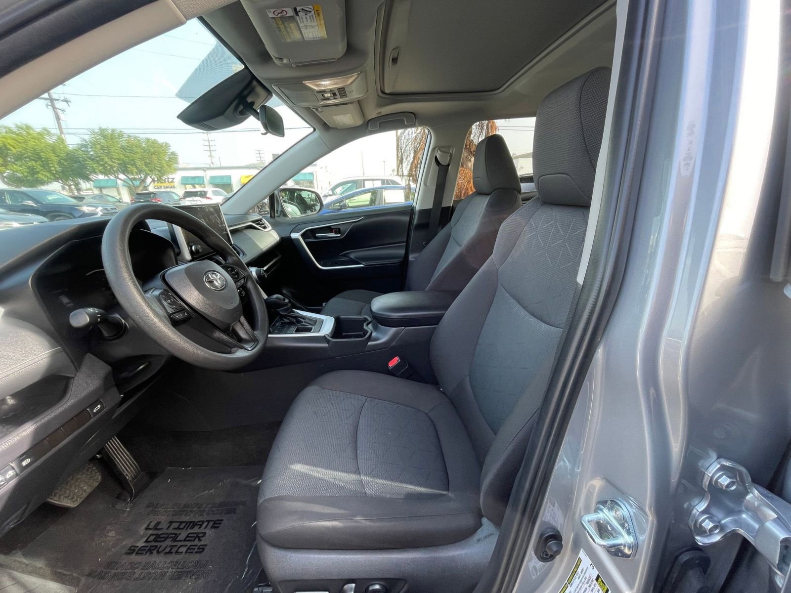 Thumbnail: 2025 Toyota RAV4 - 27