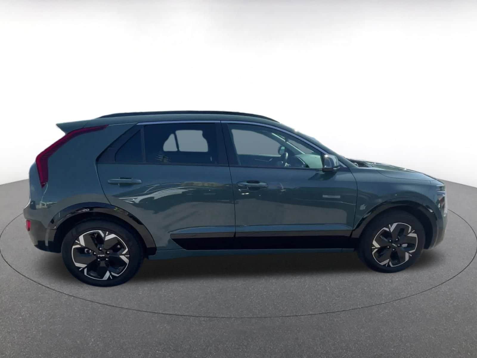 Thumbnail: 2023 Kia Niro - 16