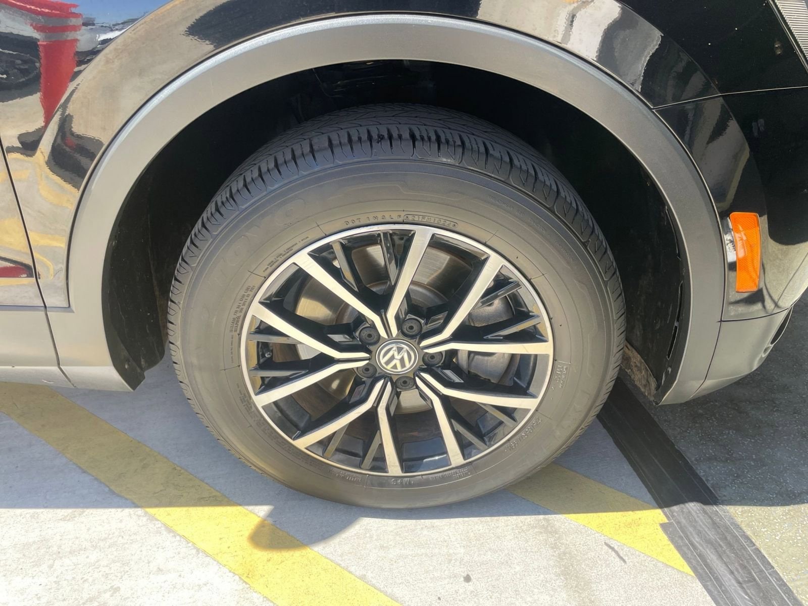 Thumbnail: 2021 Volkswagen Tiguan - 30