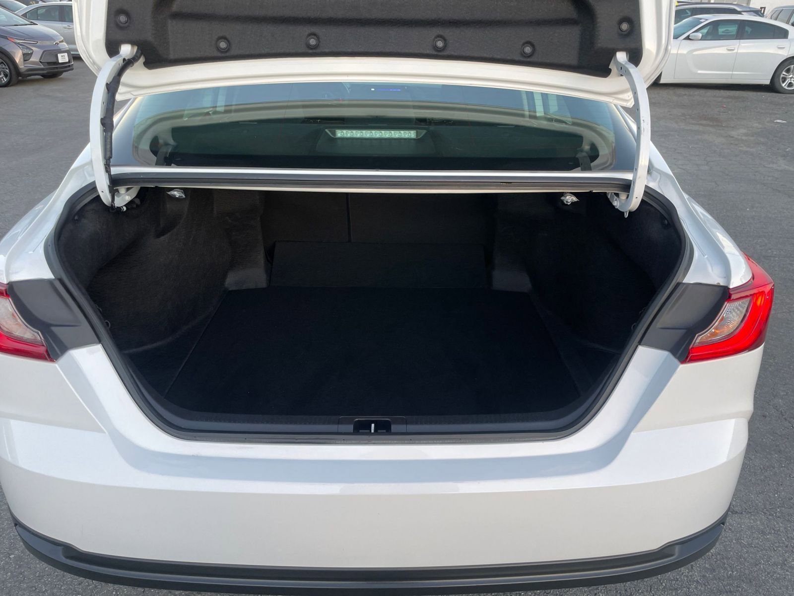 Thumbnail: 2025 Toyota Camry - 31