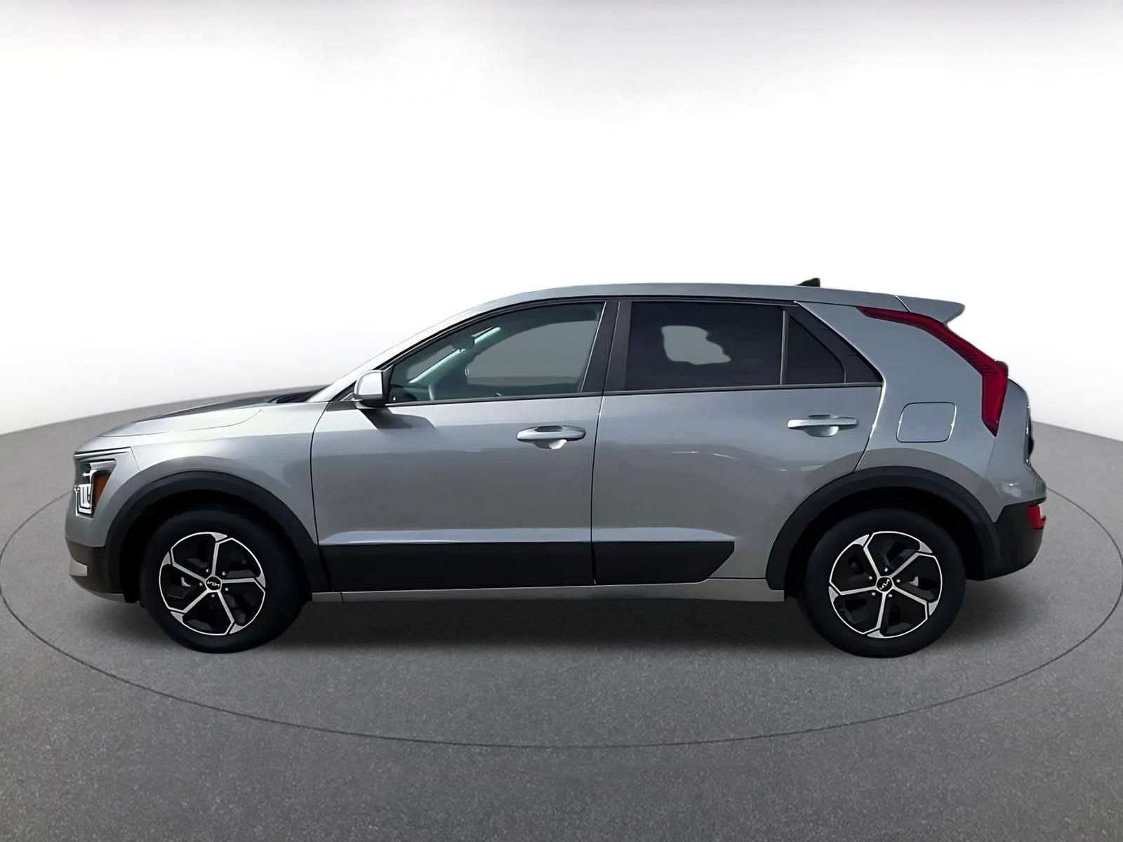 Thumbnail: 2026 Kia Niro - 9