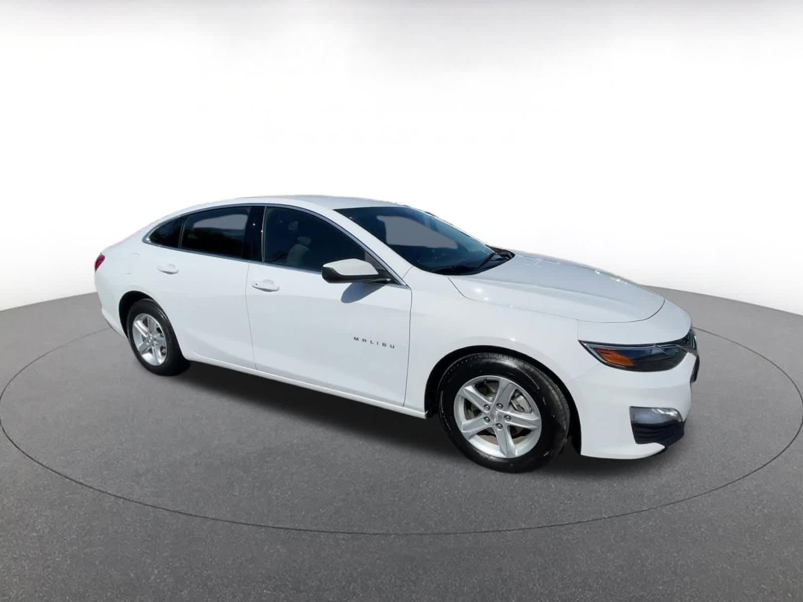 Thumbnail: 2023 Chevrolet Malibu - 2