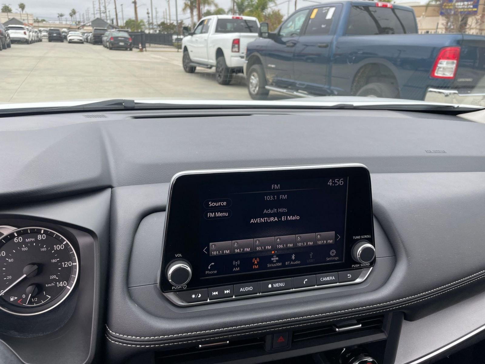 2024 Nissan Rogue SV 18