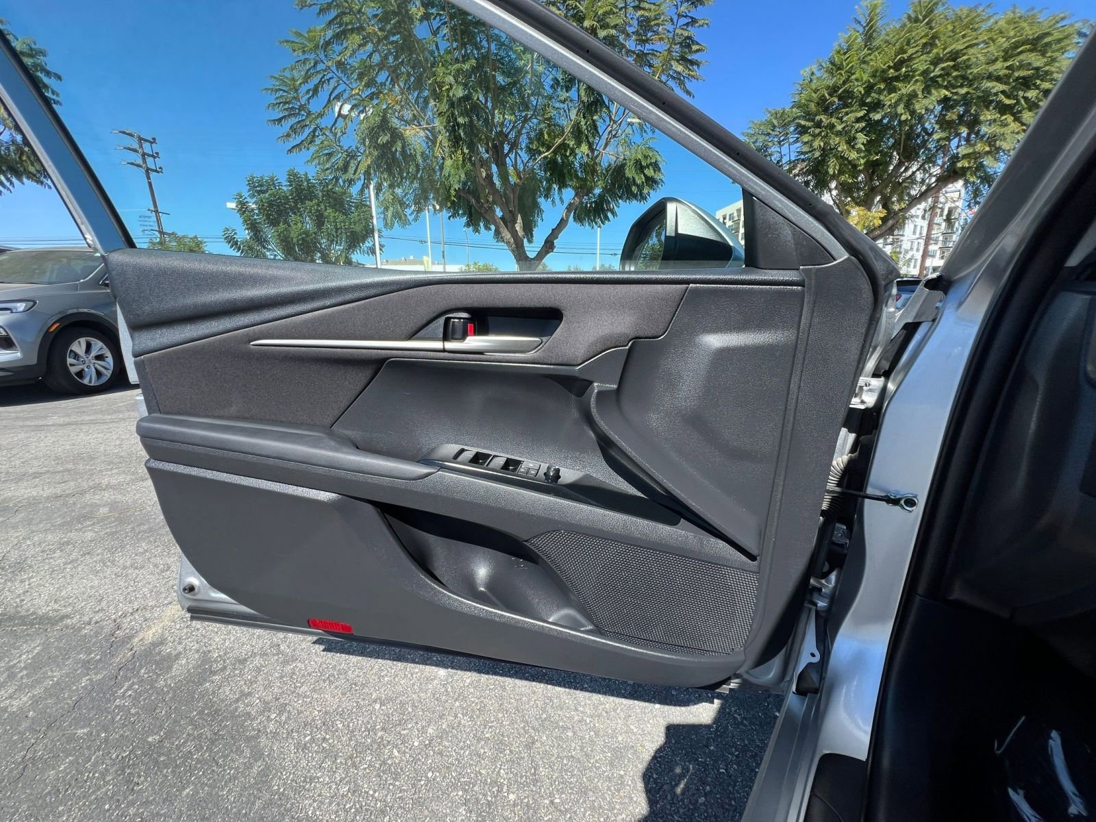 Thumbnail: 2025 Toyota Camry - 18