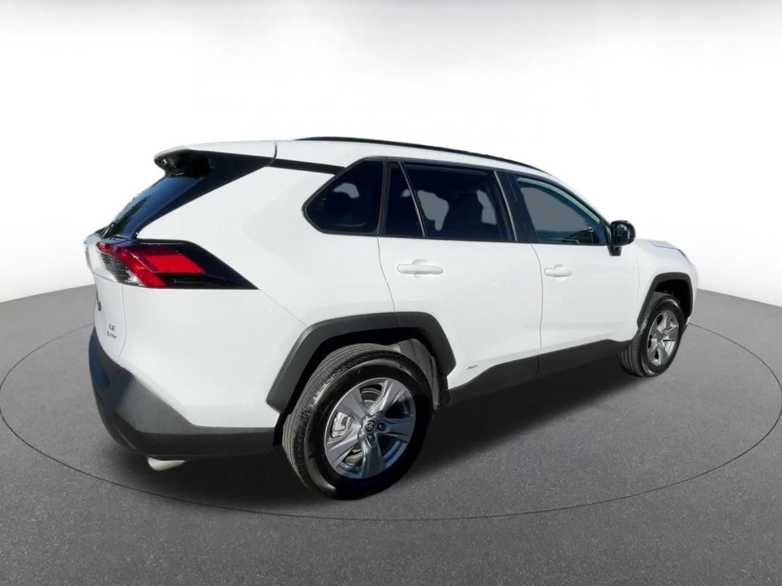 Thumbnail: 2025 Toyota RAV4 - 15