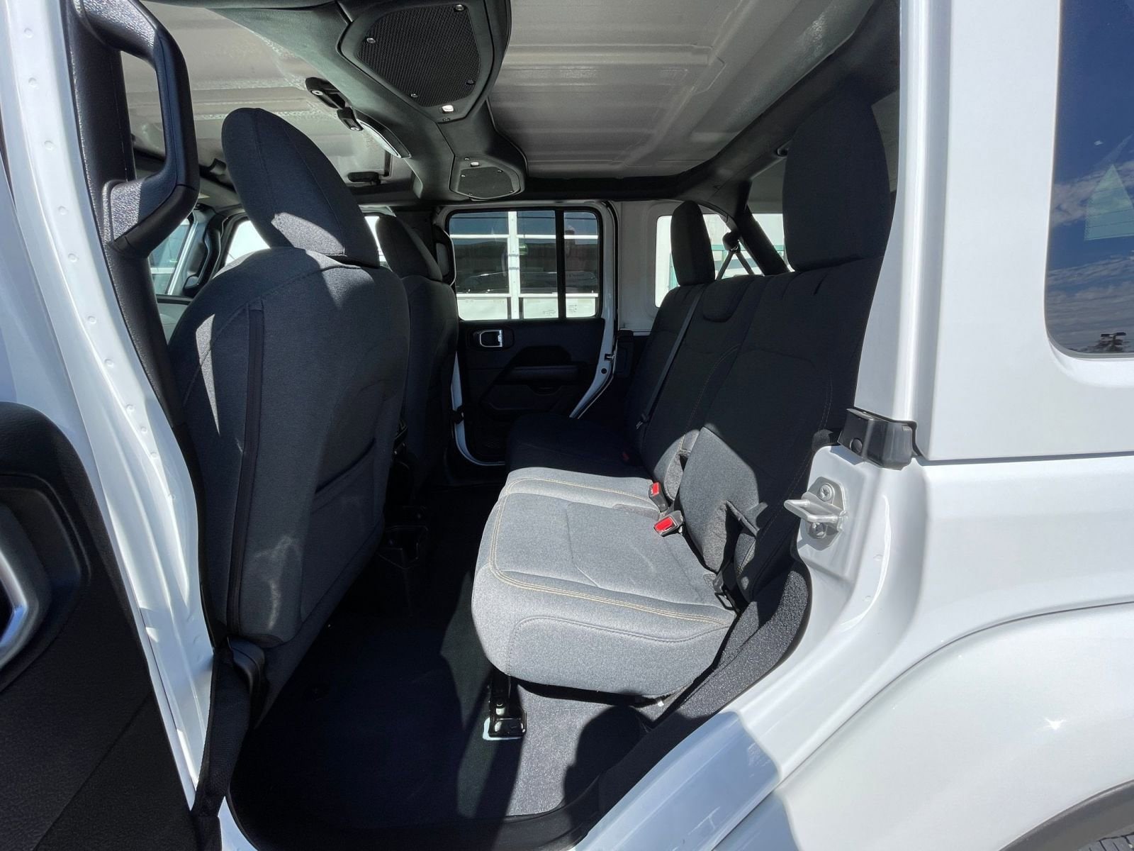 Thumbnail: 2025 Jeep Wrangler - 25