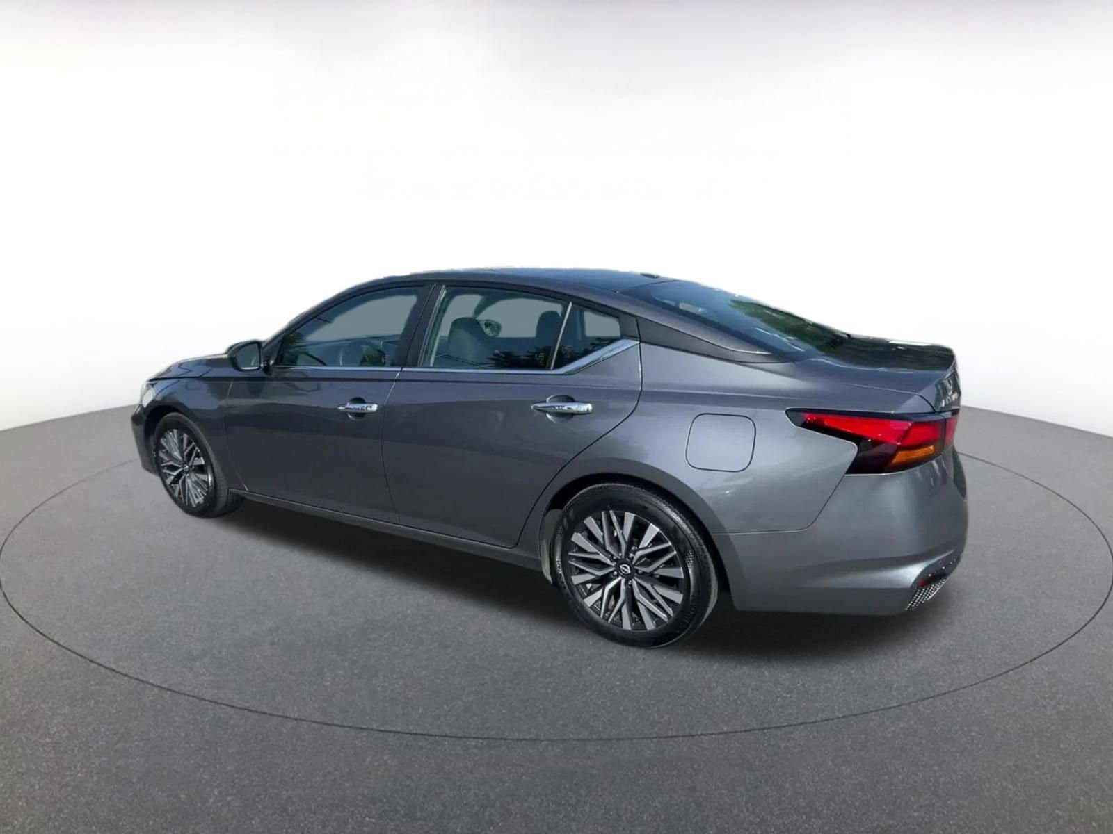 Thumbnail: 2024 Nissan Altima - 10