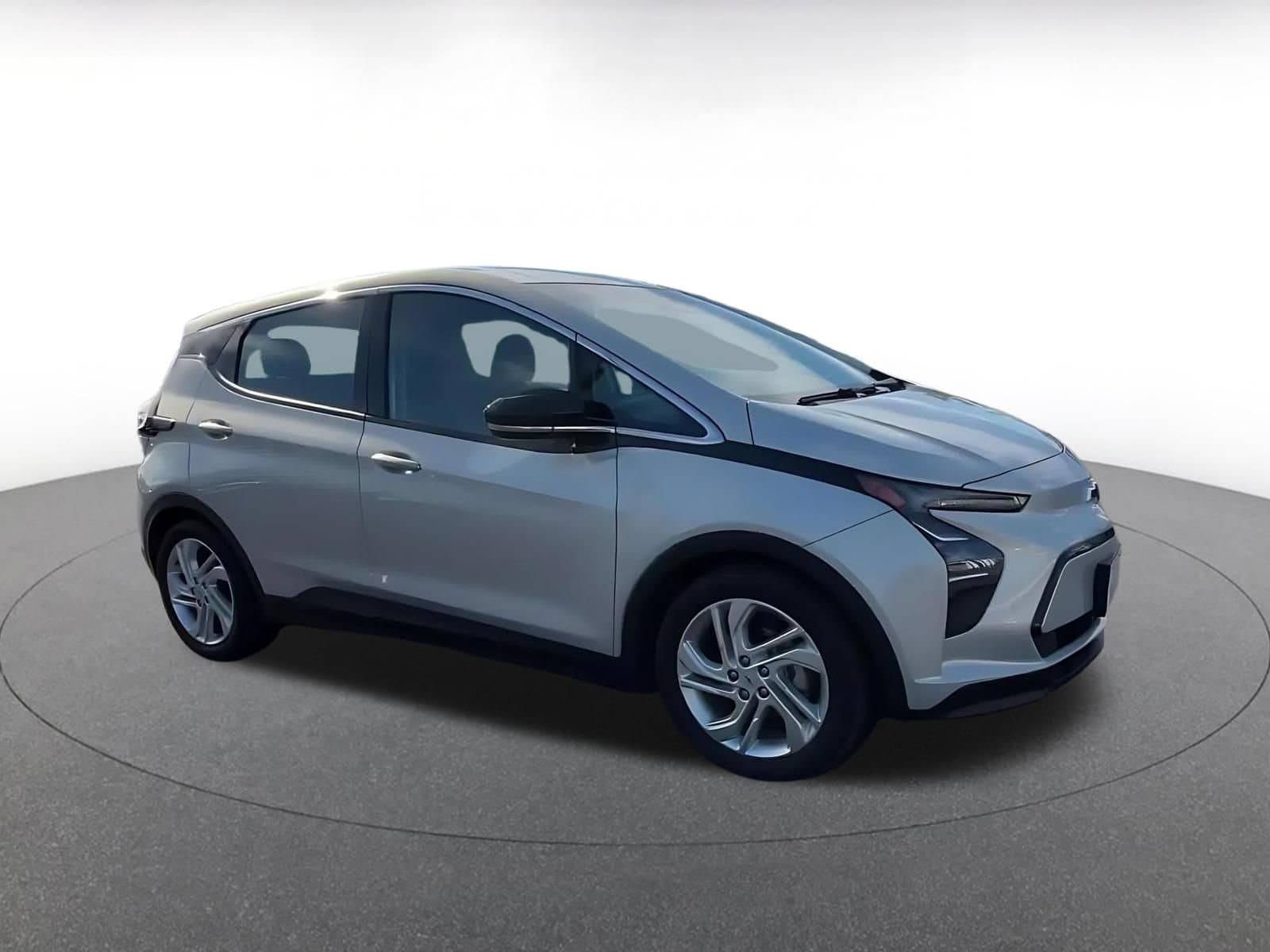 Thumbnail: 2023 Chevrolet Bolt EV - 2