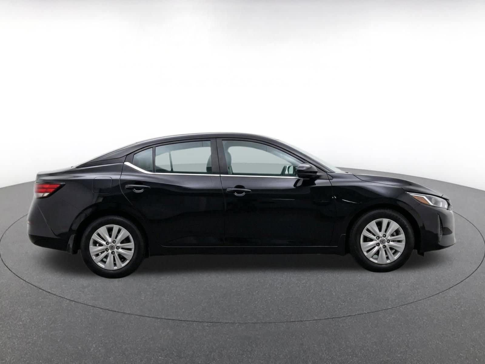 Thumbnail: 2025 Nissan Sentra - 10