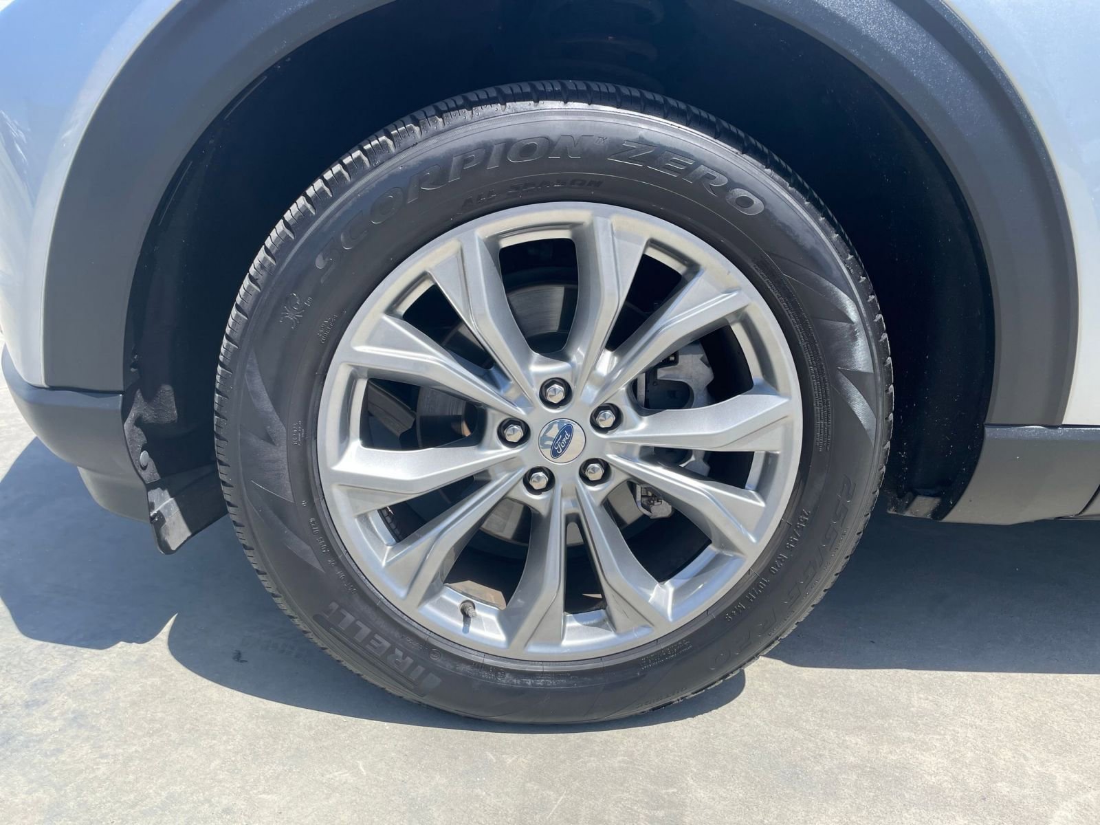 2023 Ford Explorer Limited 30