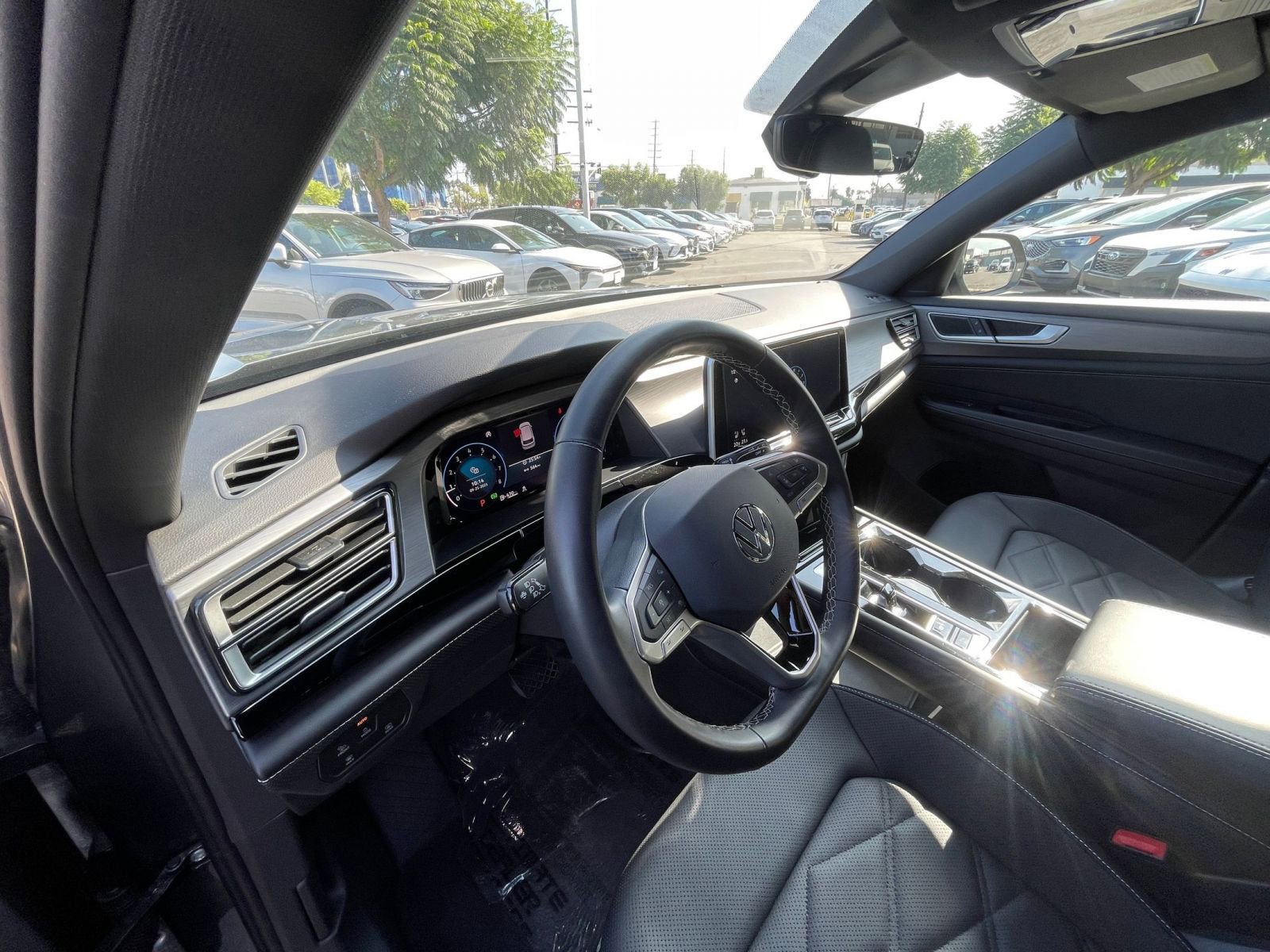 Thumbnail: 2025 Volkswagen Atlas - 34