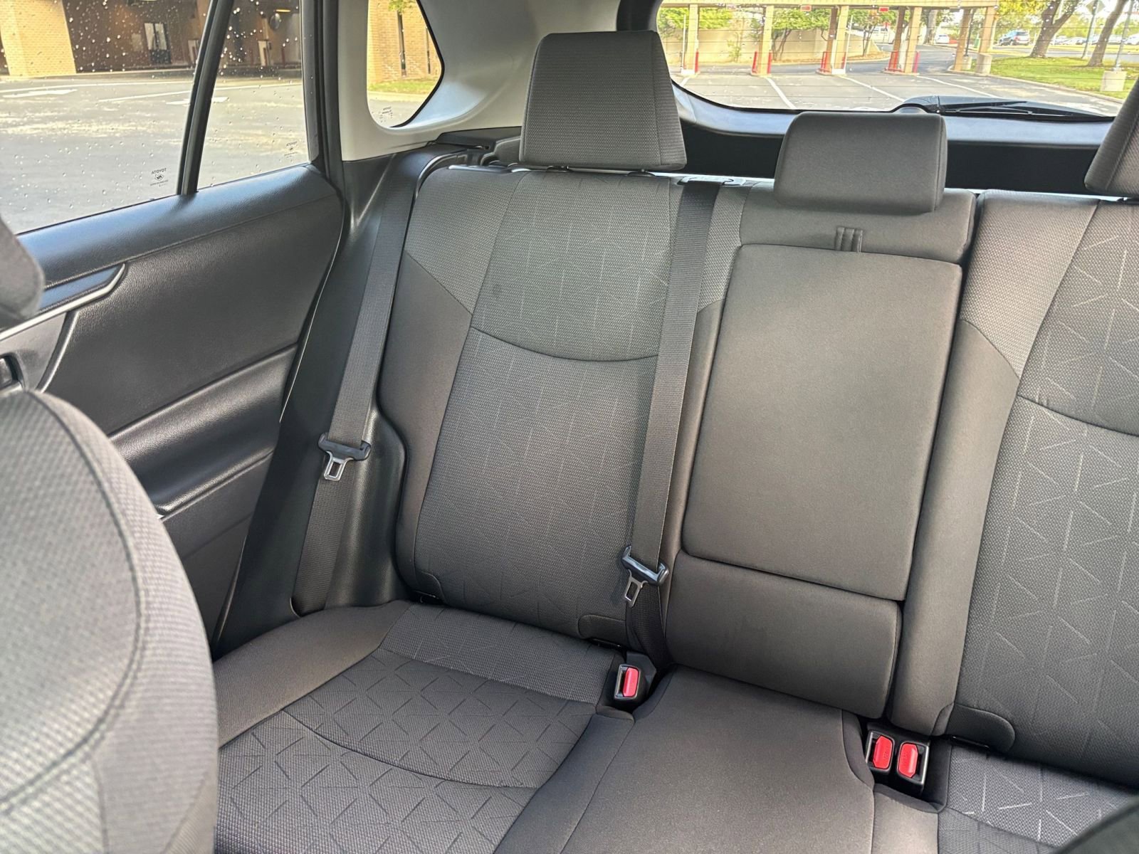 Thumbnail: 2025 Toyota RAV4 - 33