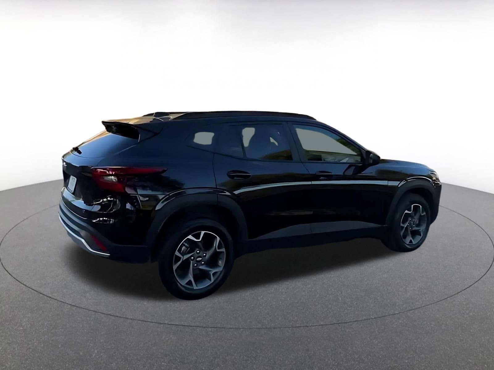 Thumbnail: 2025 Chevrolet Trax - 15