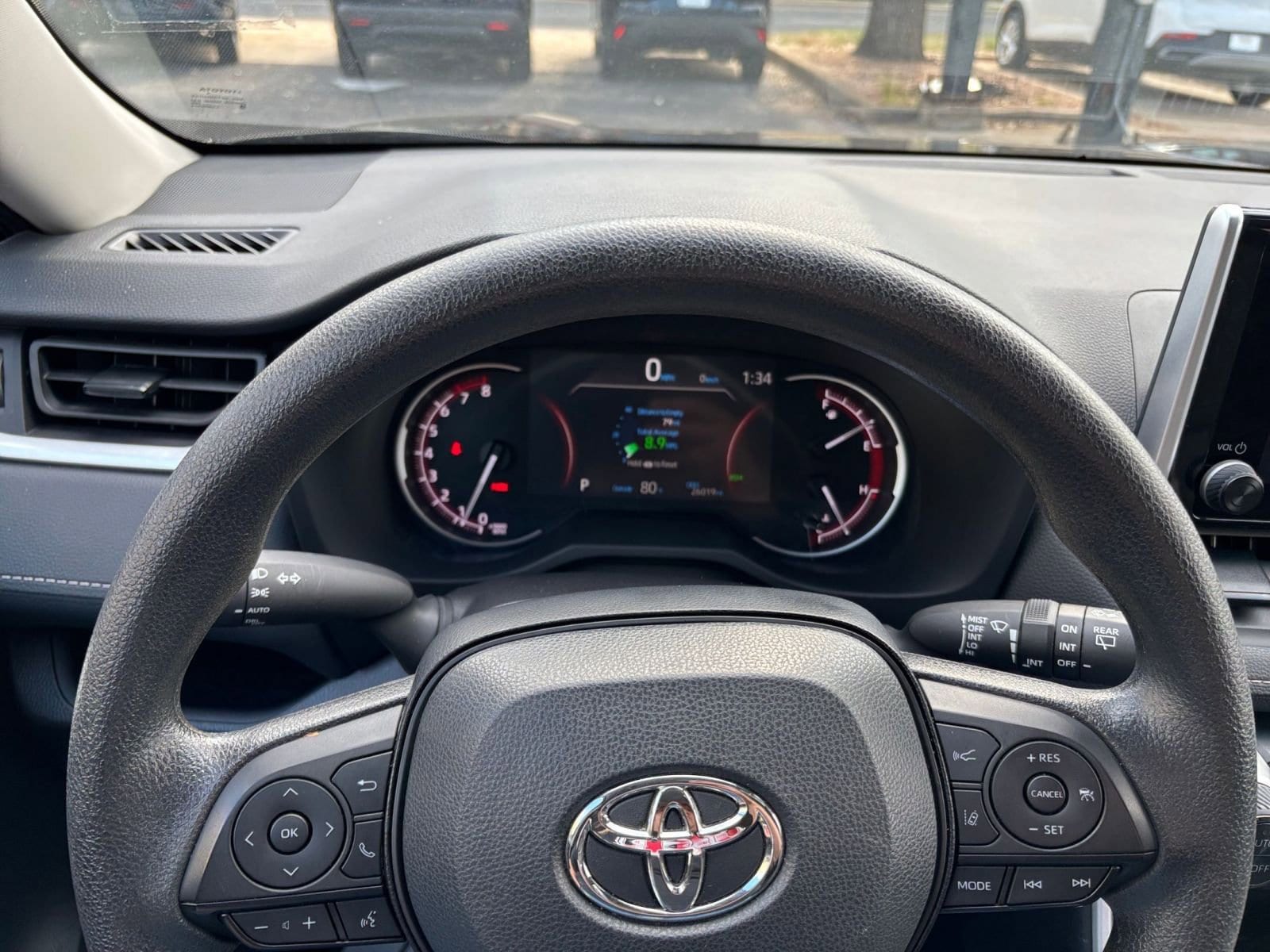 Thumbnail: 2025 Toyota RAV4 - 28