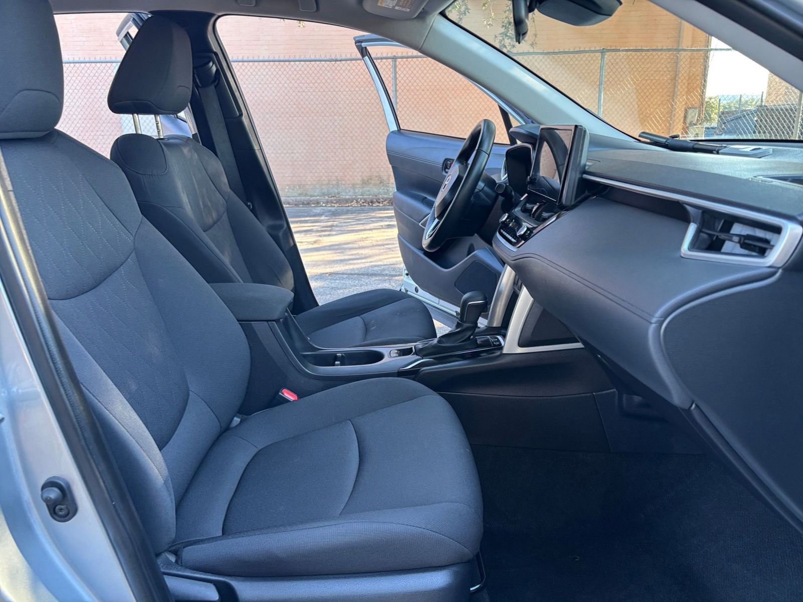 Thumbnail: 2025 Toyota Corolla Cross - 21