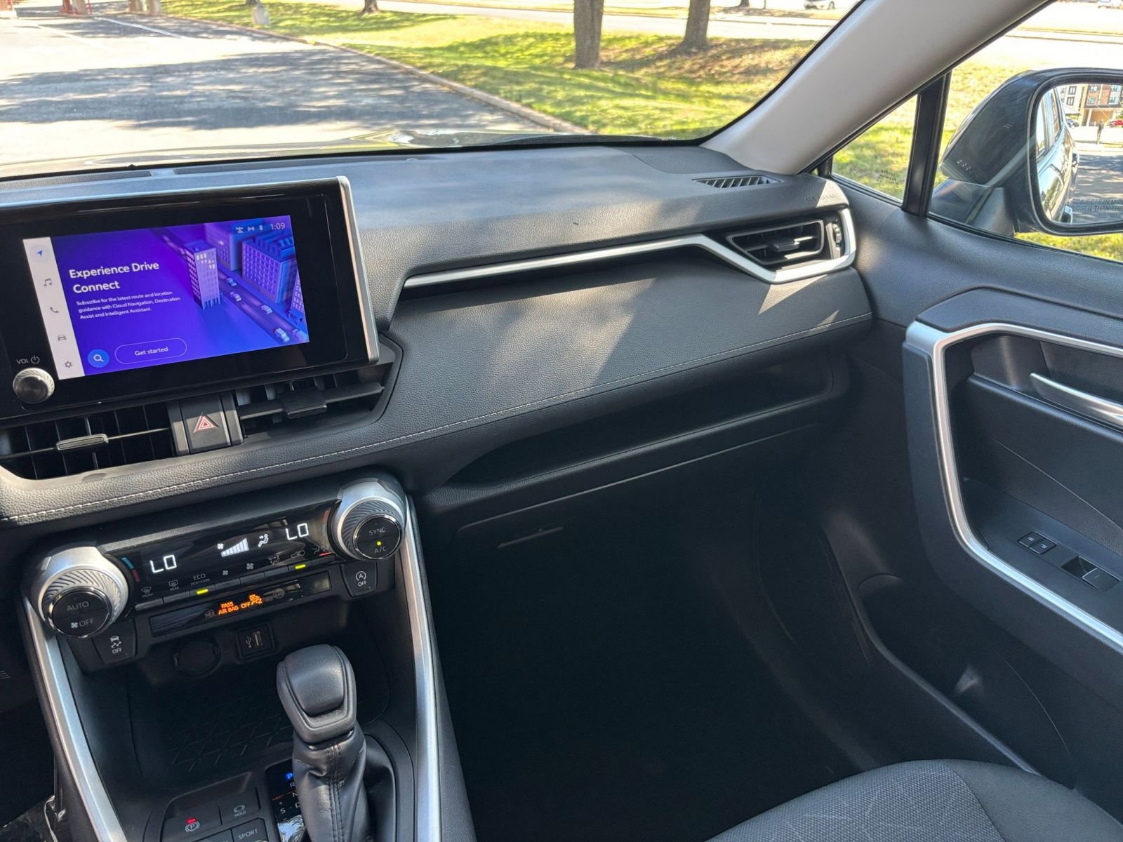 Thumbnail: 2025 Toyota RAV4 - 29