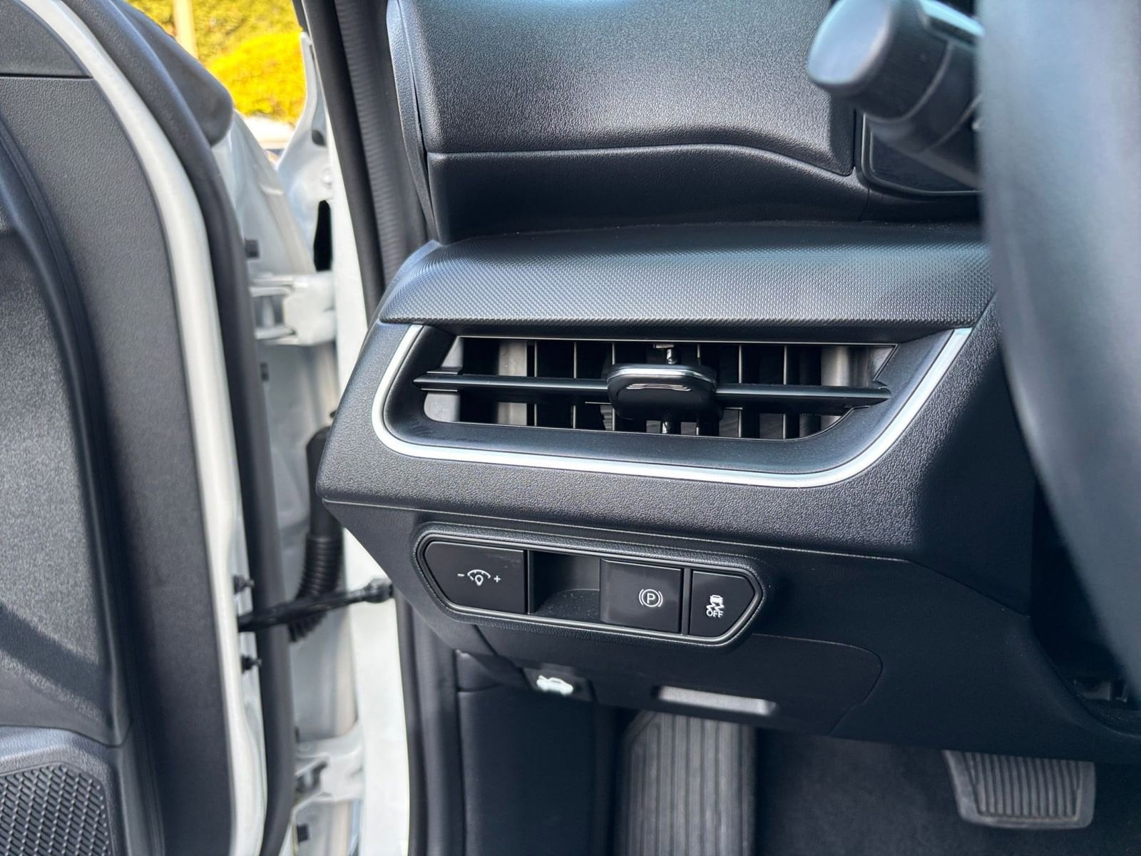 Thumbnail: 2025 Kia K4 - 33