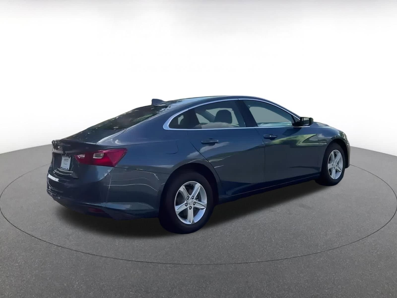 Thumbnail: 2024 Chevrolet Malibu - 13