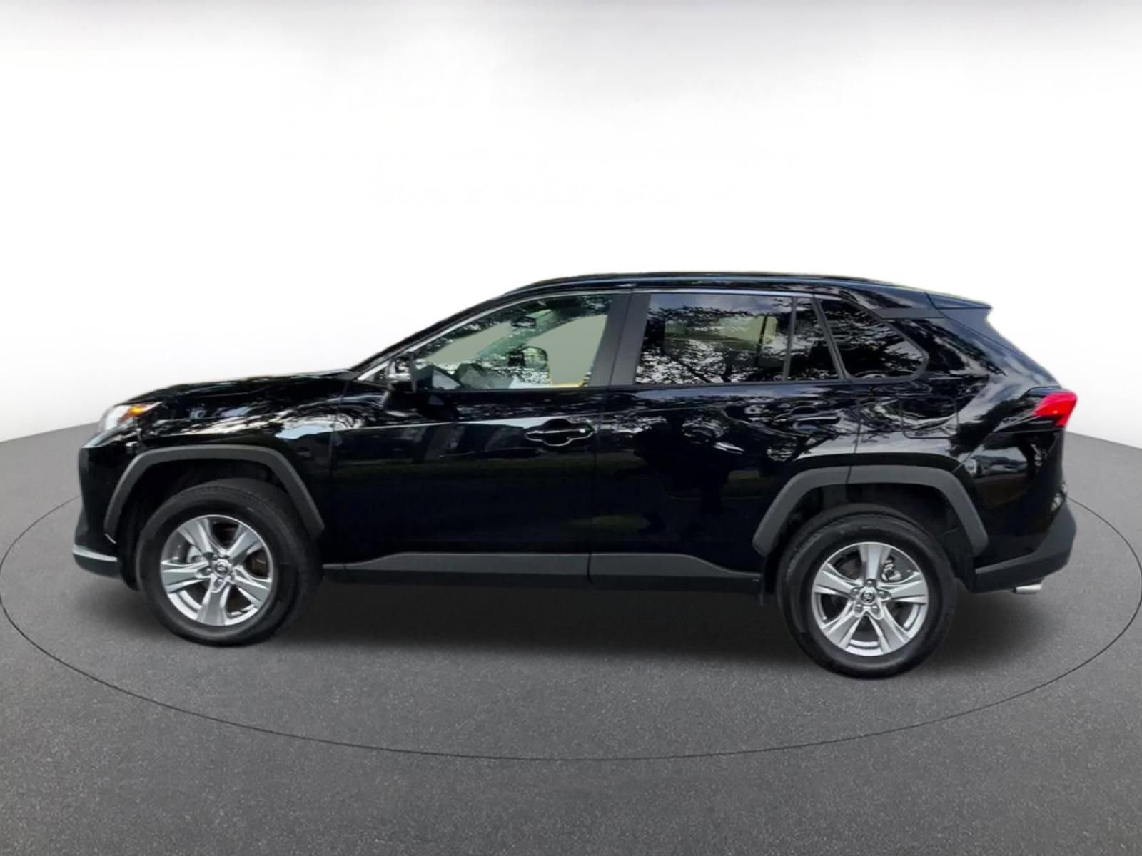 Thumbnail: 2025 Toyota RAV4 - 8