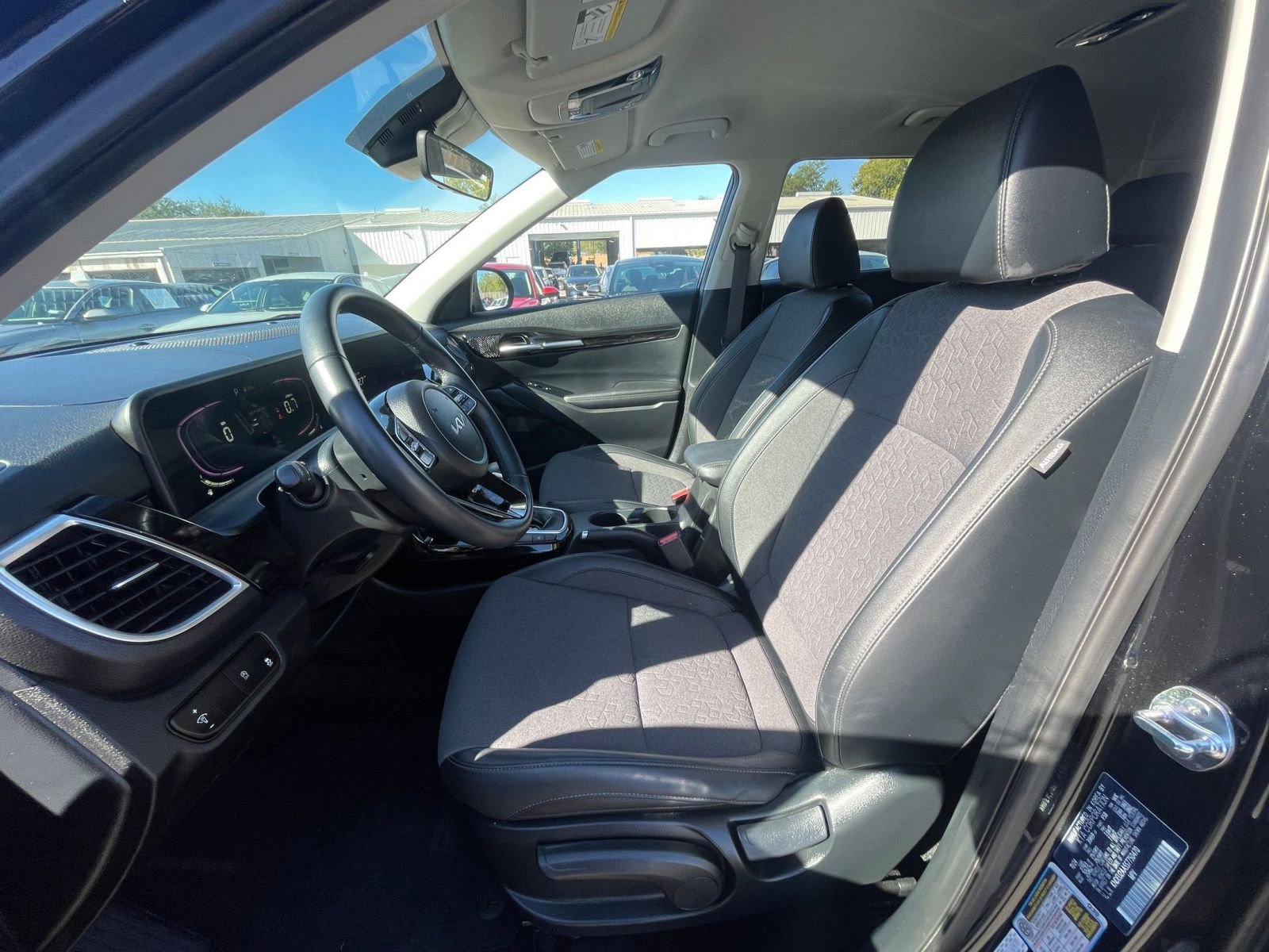 Thumbnail: 2025 Kia Seltos - 21