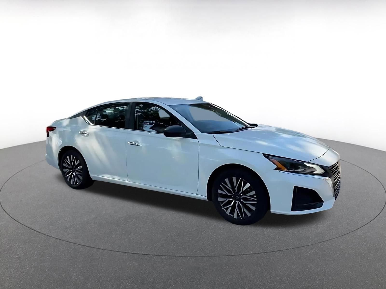 Thumbnail: 2025 Nissan Altima - 2