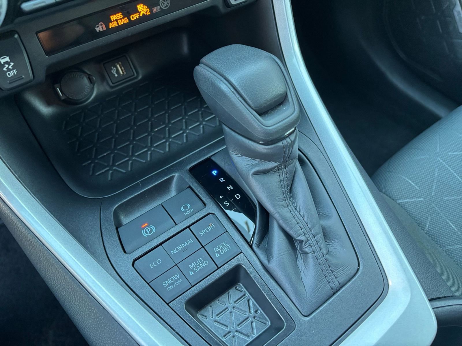 Thumbnail: 2025 Toyota RAV4 - 35