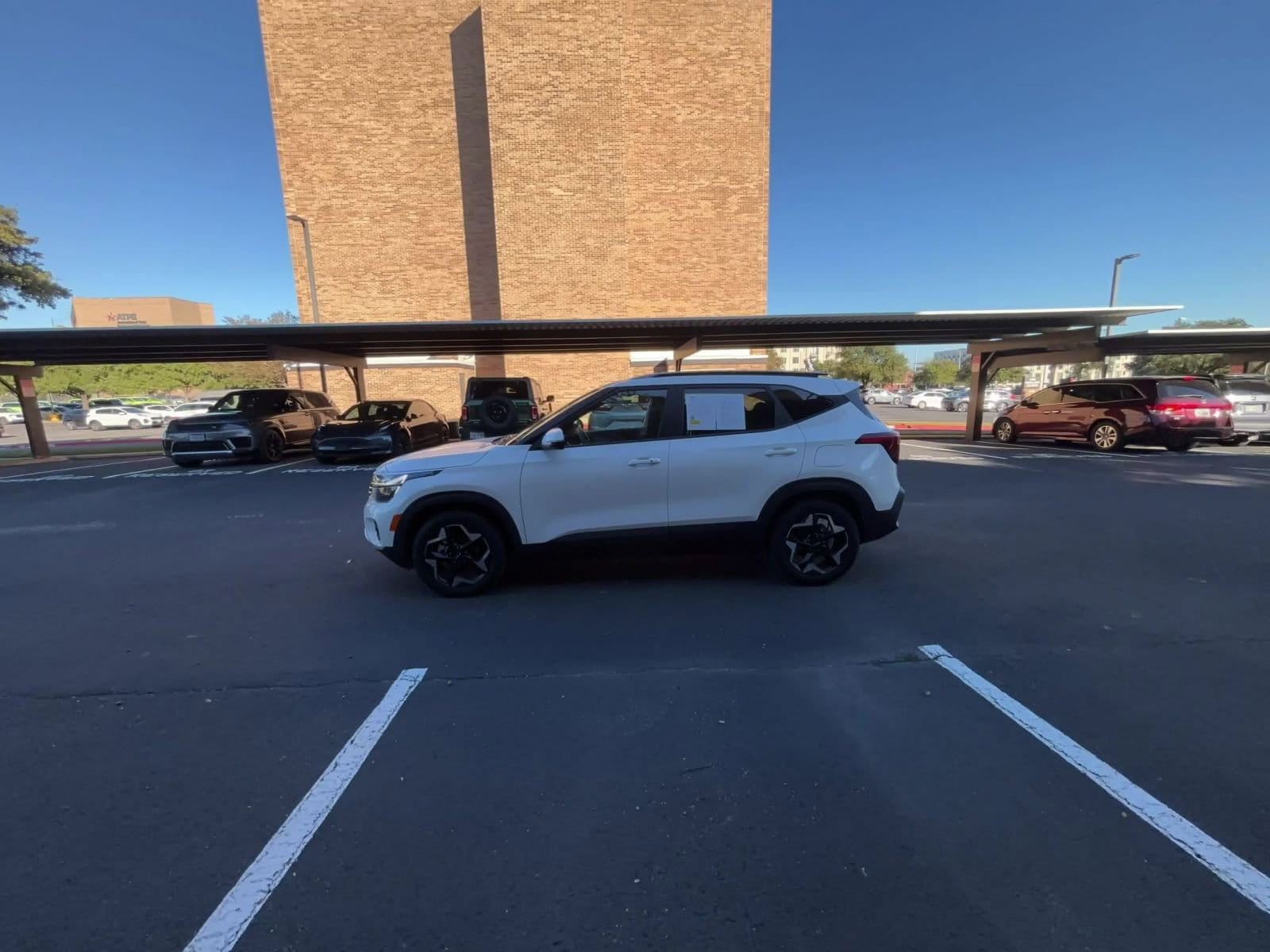 Thumbnail: 2025 Kia Seltos - 16