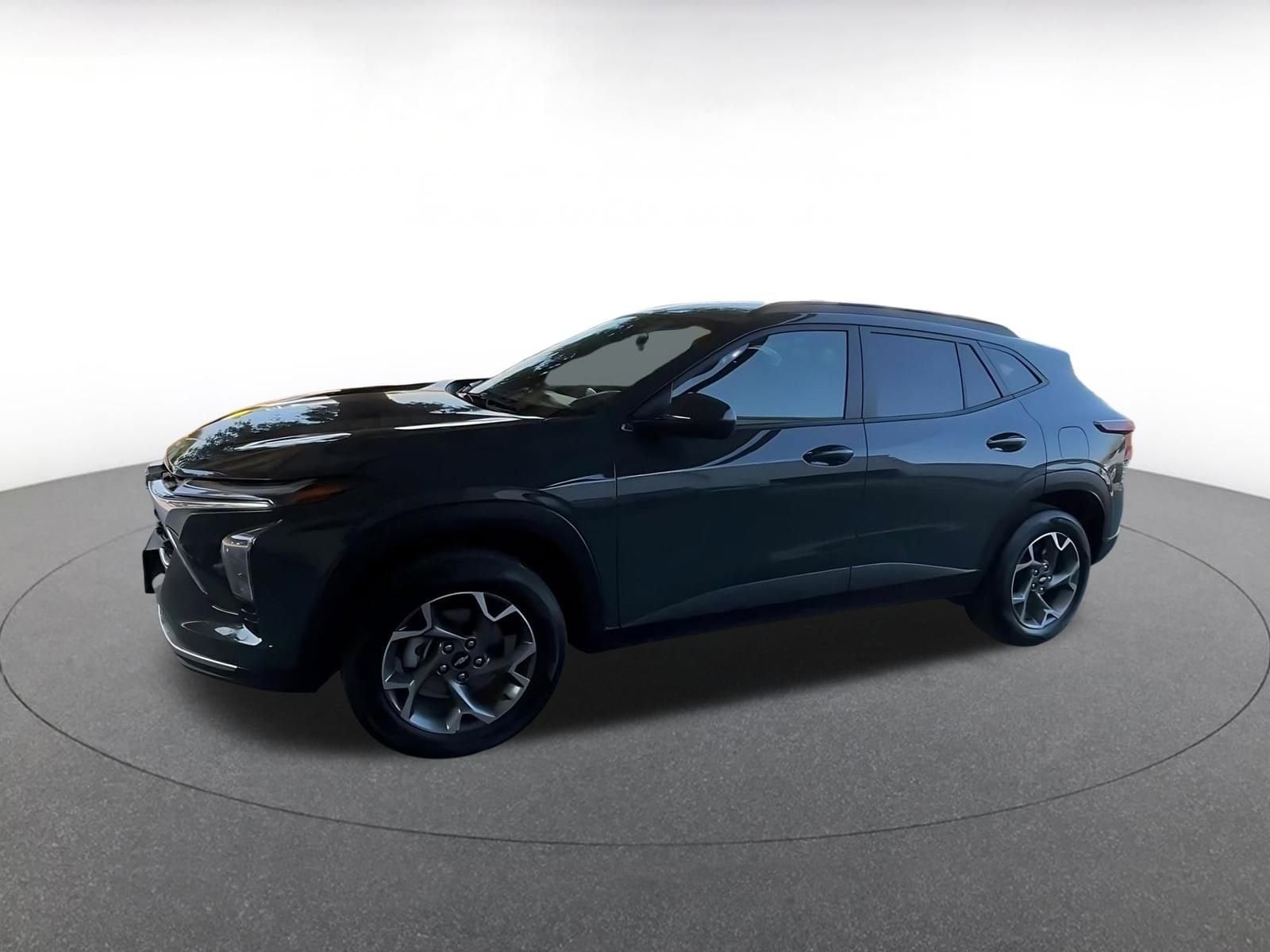 Thumbnail: 2025 Chevrolet Trax - 6