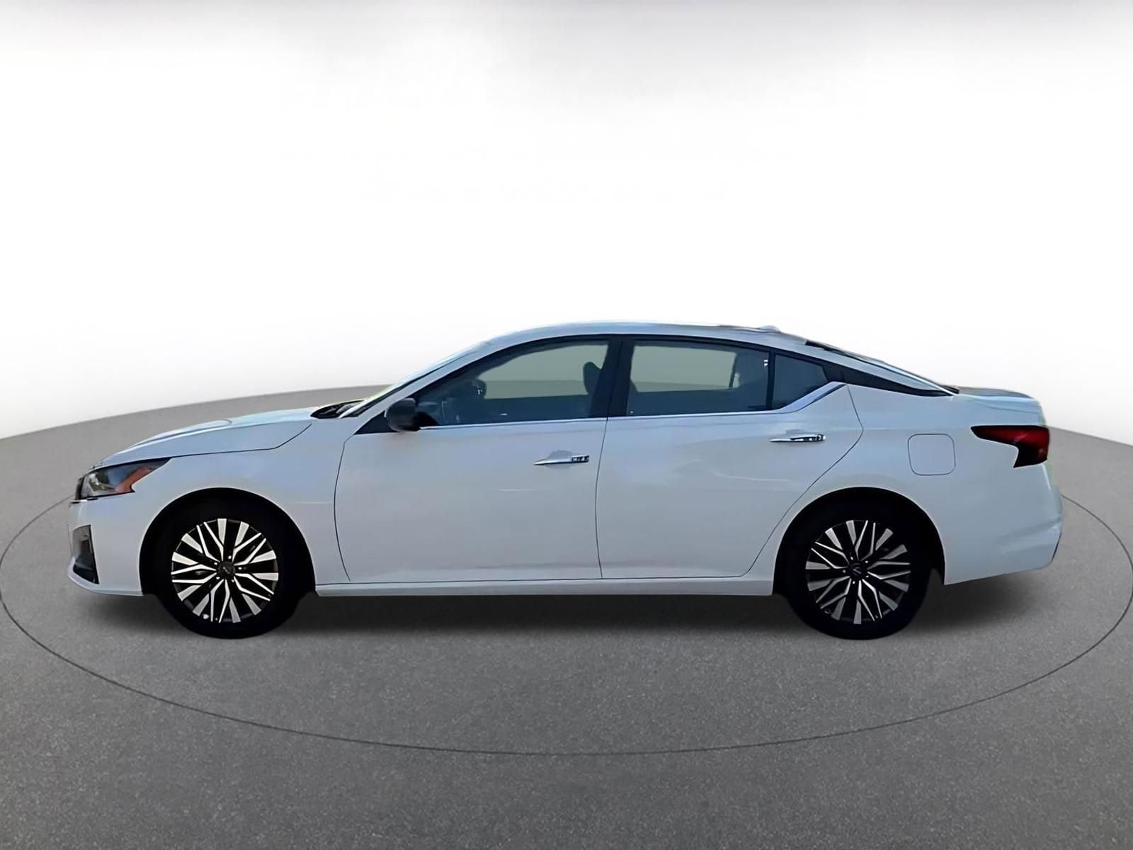Thumbnail: 2025 Nissan Altima - 8